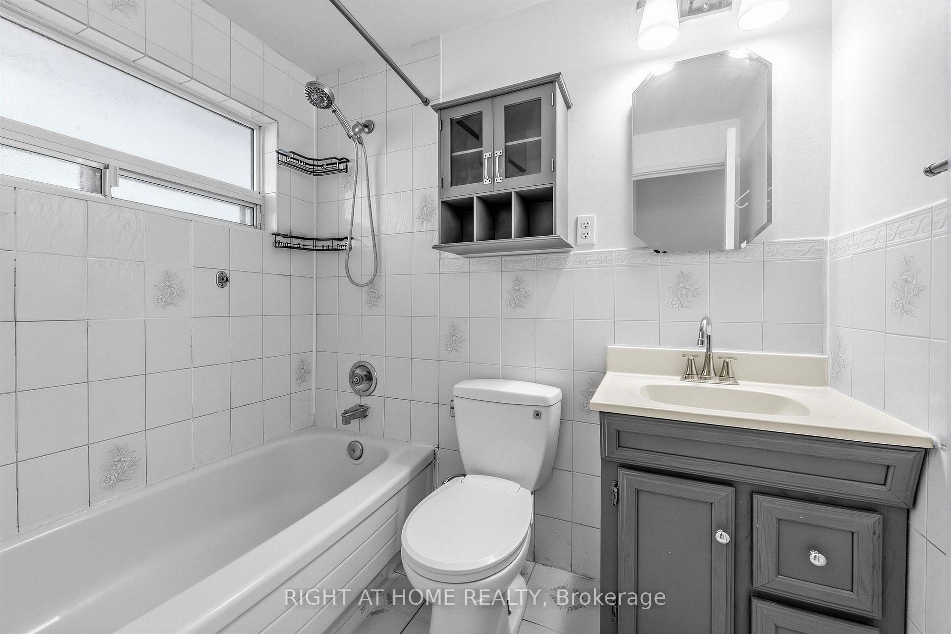 Photo 16 of 46 Aloma Crescent, Brampton, Avondale — HOMEH