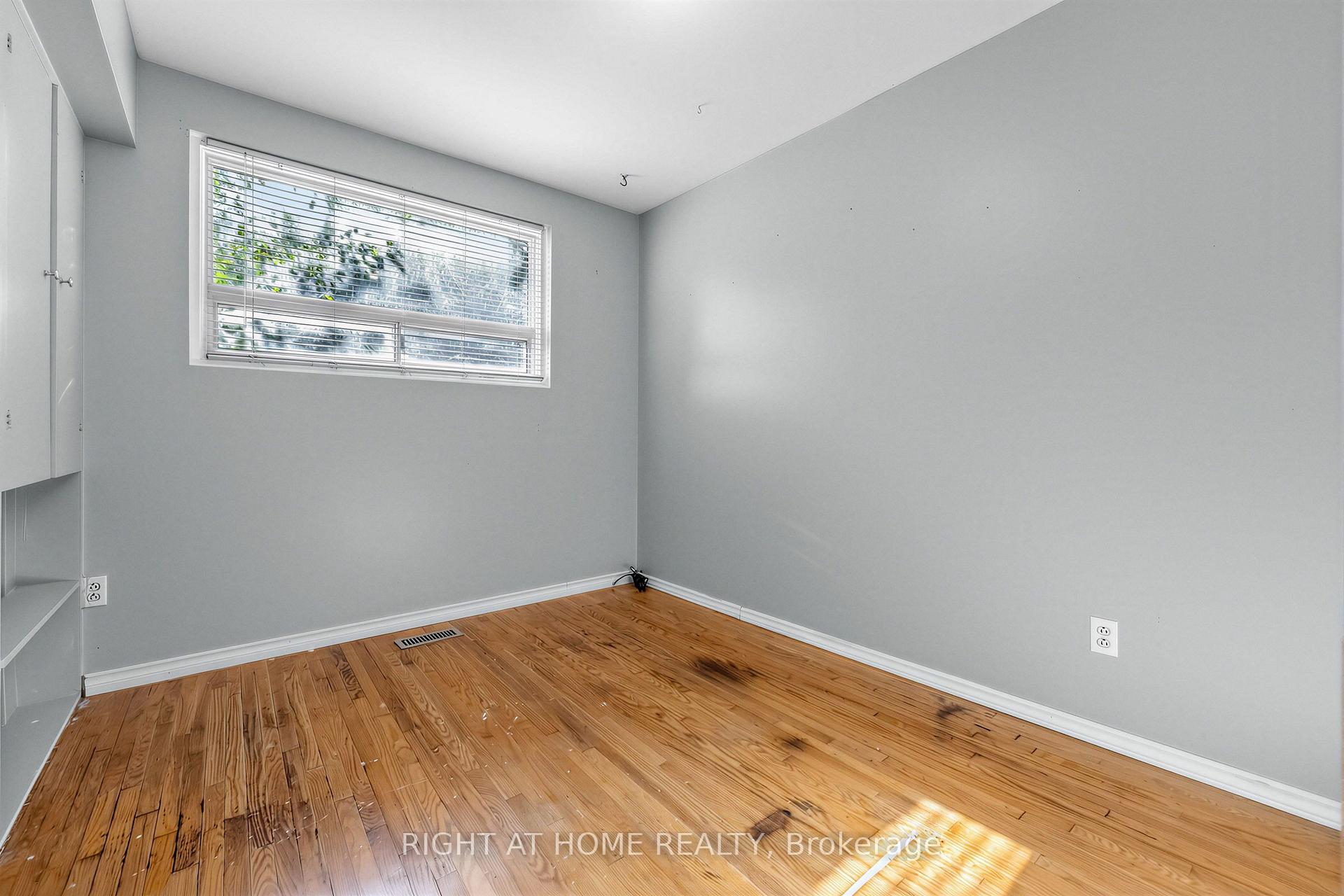 Photo 19 of 46 Aloma Crescent, Brampton, Avondale — HOMEH