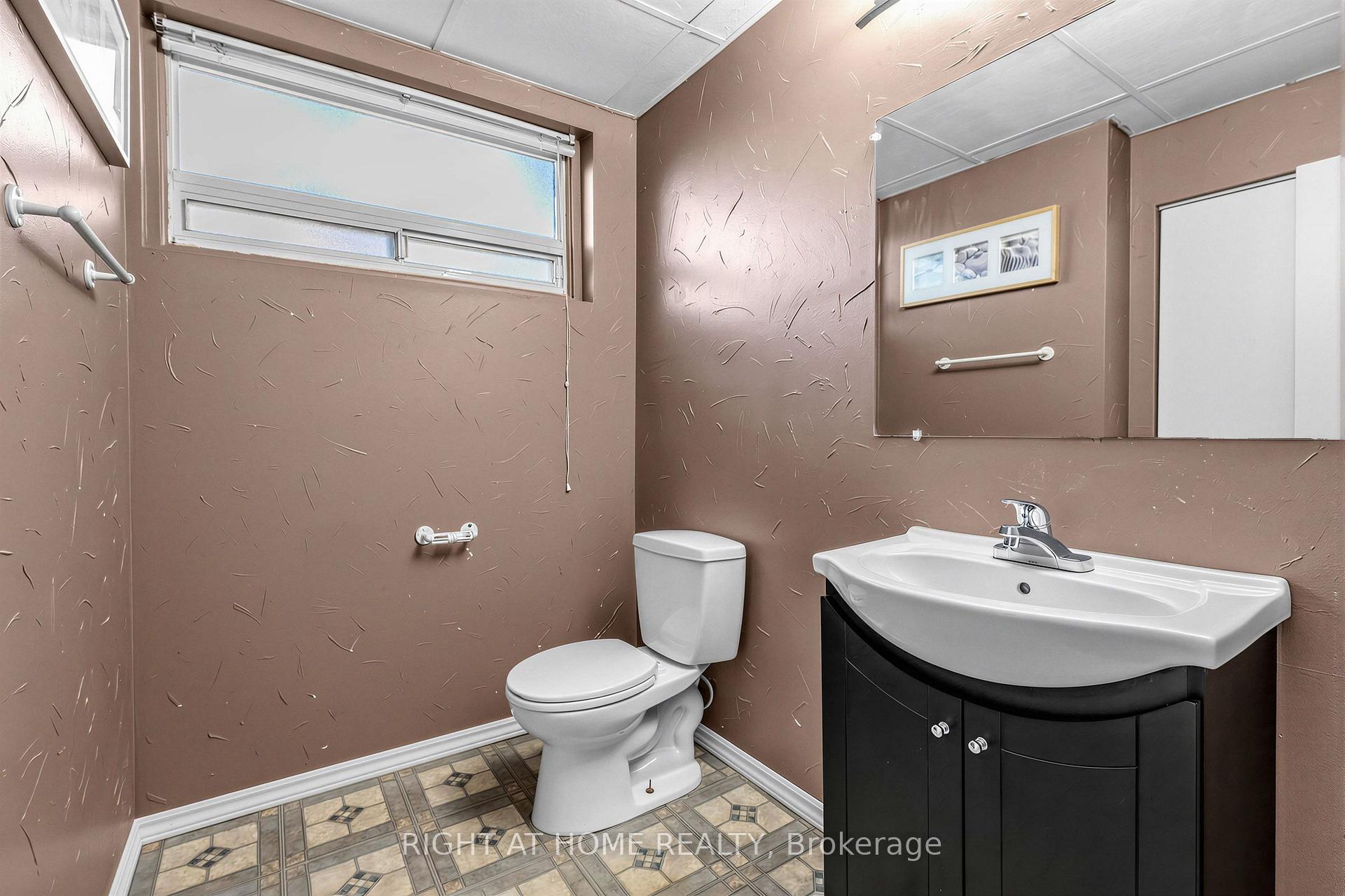 Photo 20 of 46 Aloma Crescent, Brampton, Avondale — HOMEH