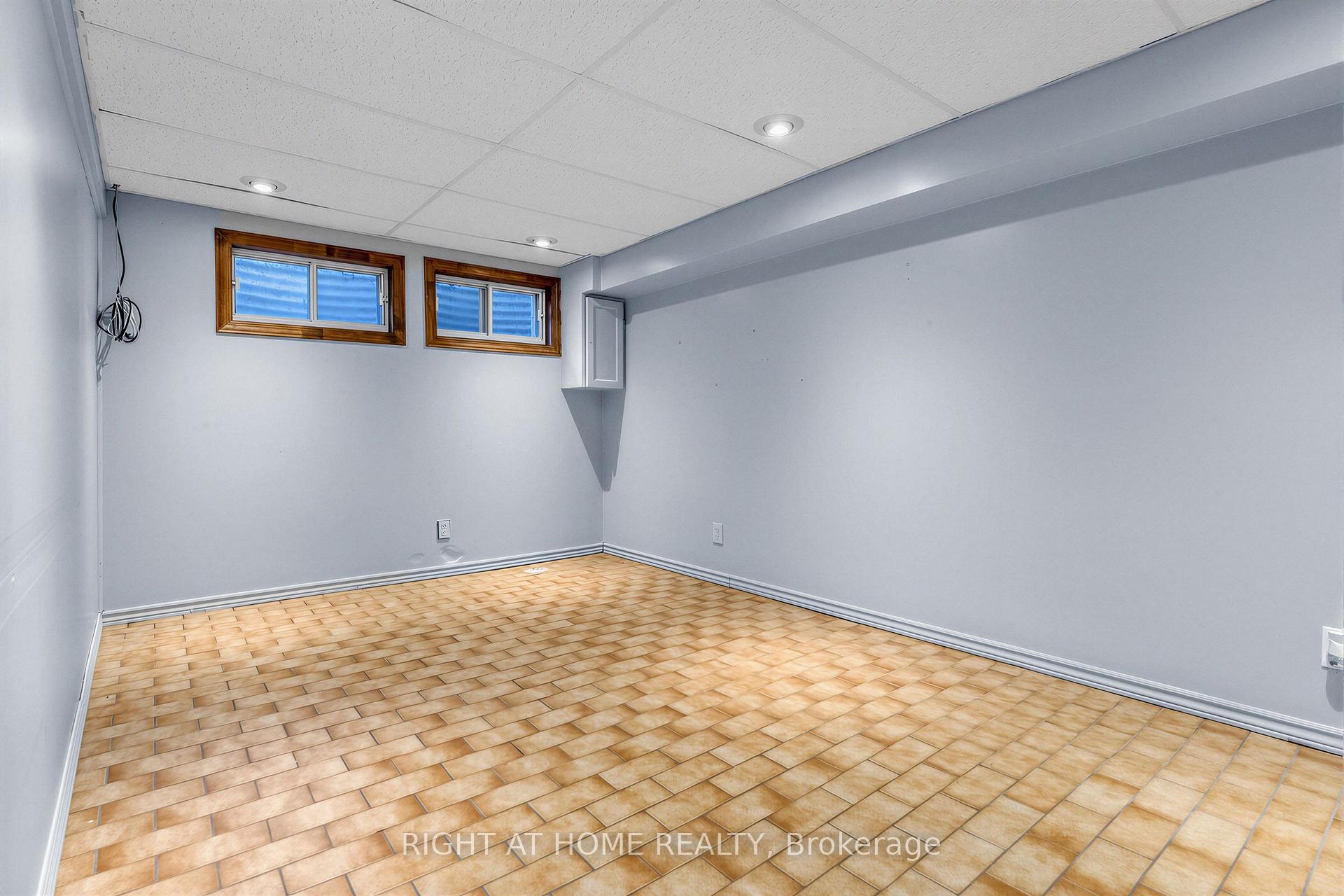 Photo 22 of 46 Aloma Crescent, Brampton, Avondale — HOMEH