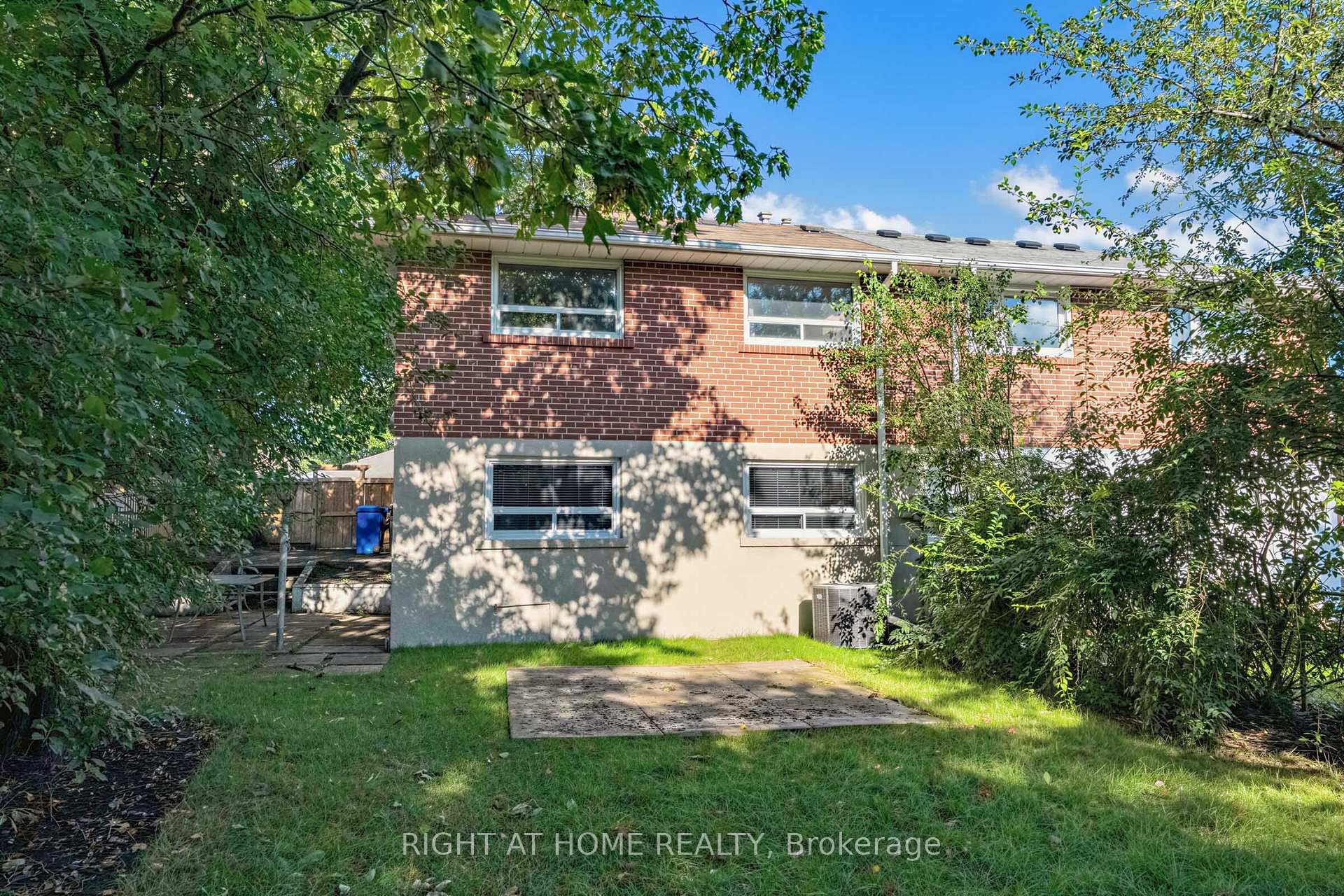 Photo 27 of 46 Aloma Crescent, Brampton, Avondale — HOMEH