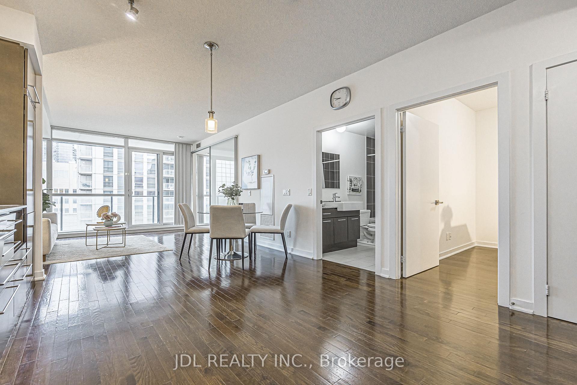 Photo 11 of Unit 1105, 770 Bay Street, Toronto, Bay Street Corridor — HOMEH