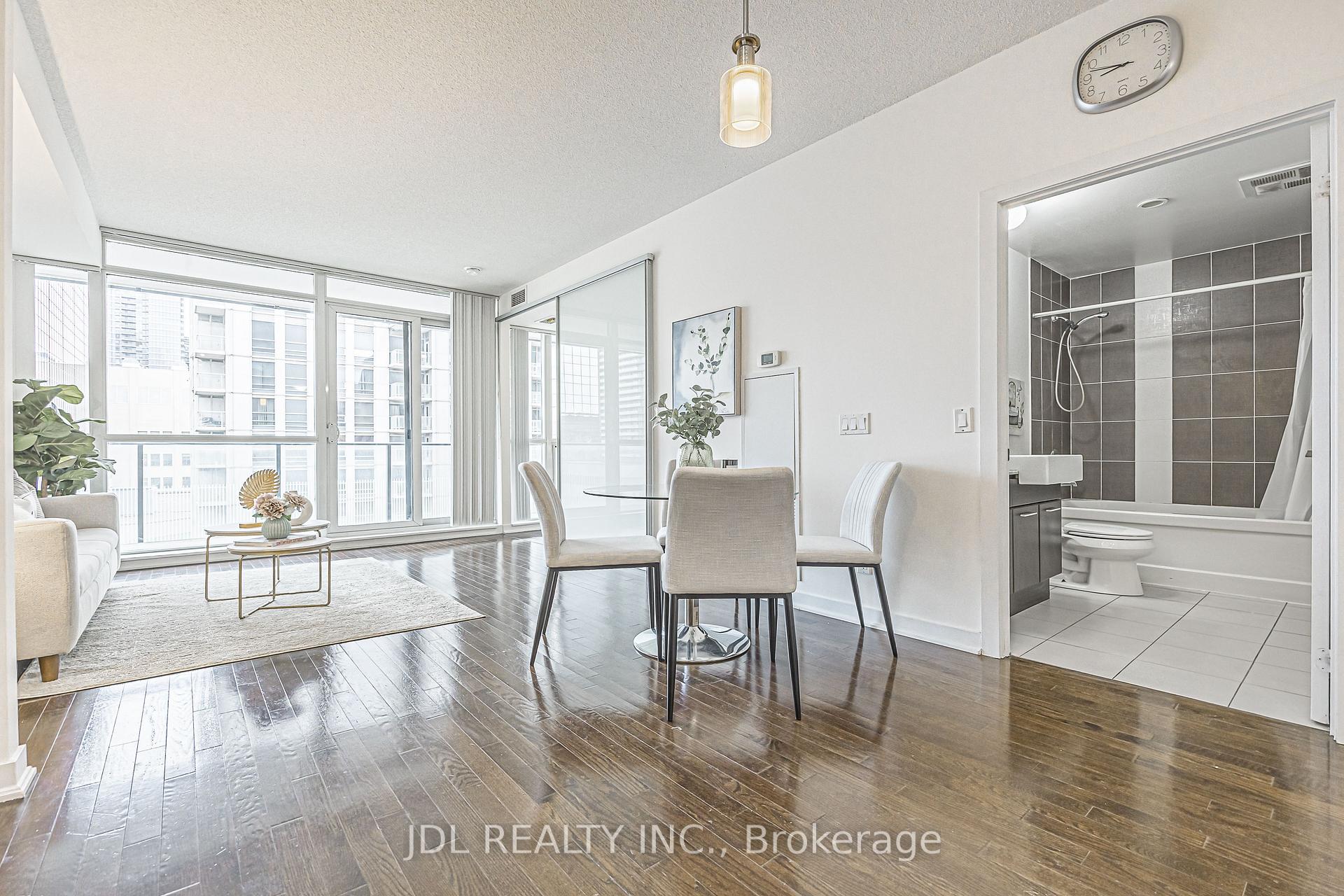 Photo 13 of Unit 1105, 770 Bay Street, Toronto, Bay Street Corridor — HOMEH