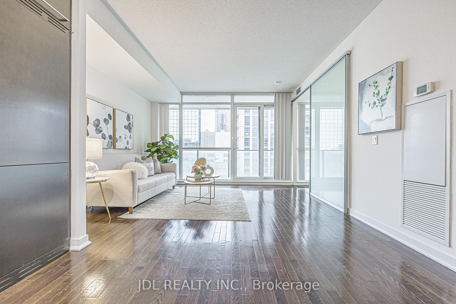 Photo 17 of Unit 1105, 770 Bay Street, Toronto, Bay Street Corridor — HOMEH