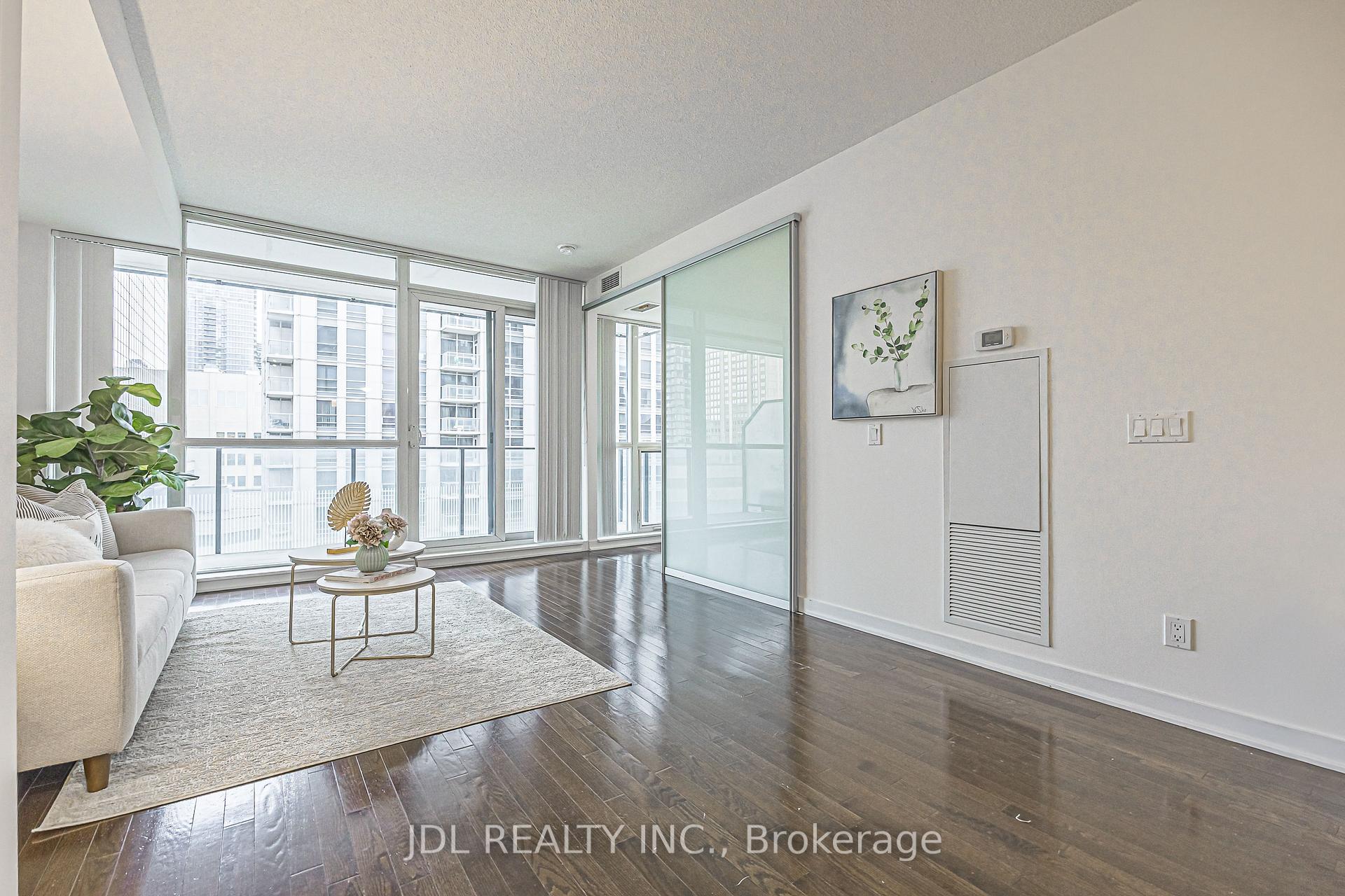 Photo 19 of Unit 1105, 770 Bay Street, Toronto, Bay Street Corridor — HOMEH