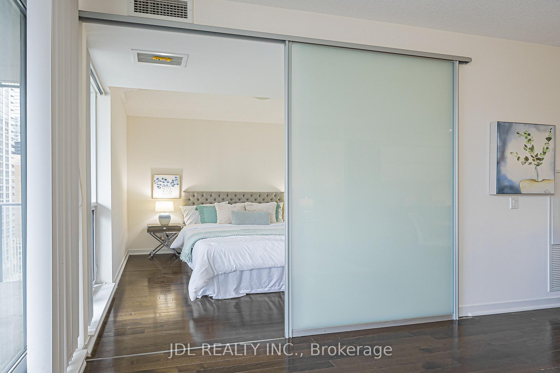 Photo 23 of Unit 1105, 770 Bay Street, Toronto, Bay Street Corridor — HOMEH