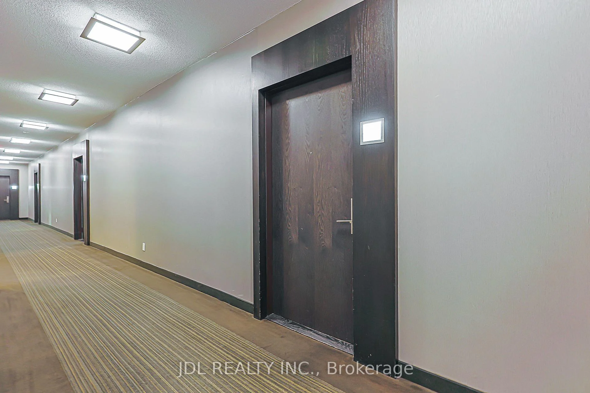 Photo 5 of Unit 1105, 770 Bay Street, Toronto, Bay Street Corridor — HOMEH