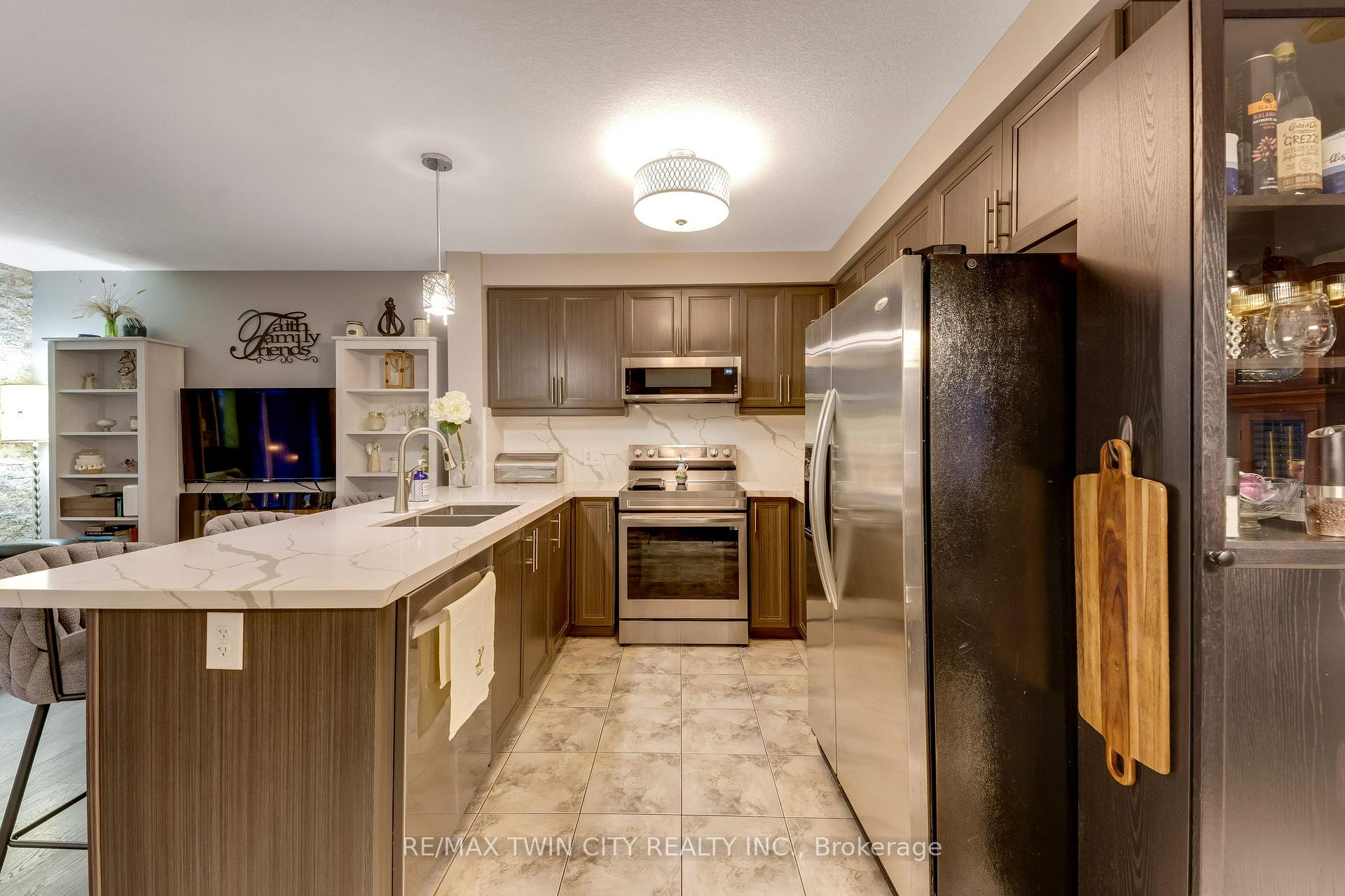 Photo 6 of 168 Maitland Street, Kitchener, Huron Park — HOMEH
