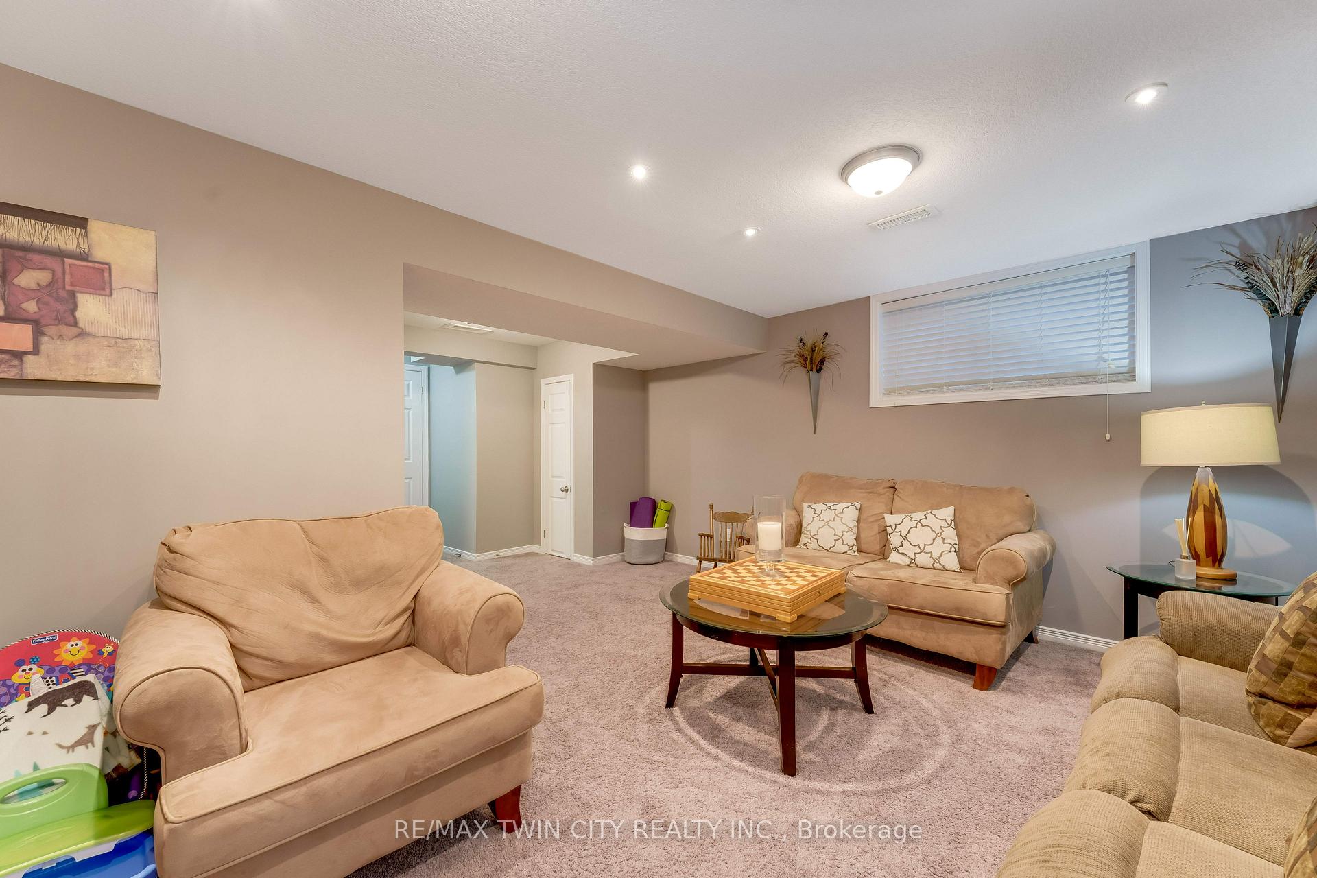 Photo 30 of 168 Maitland Street, Kitchener, Huron Park — HOMEH