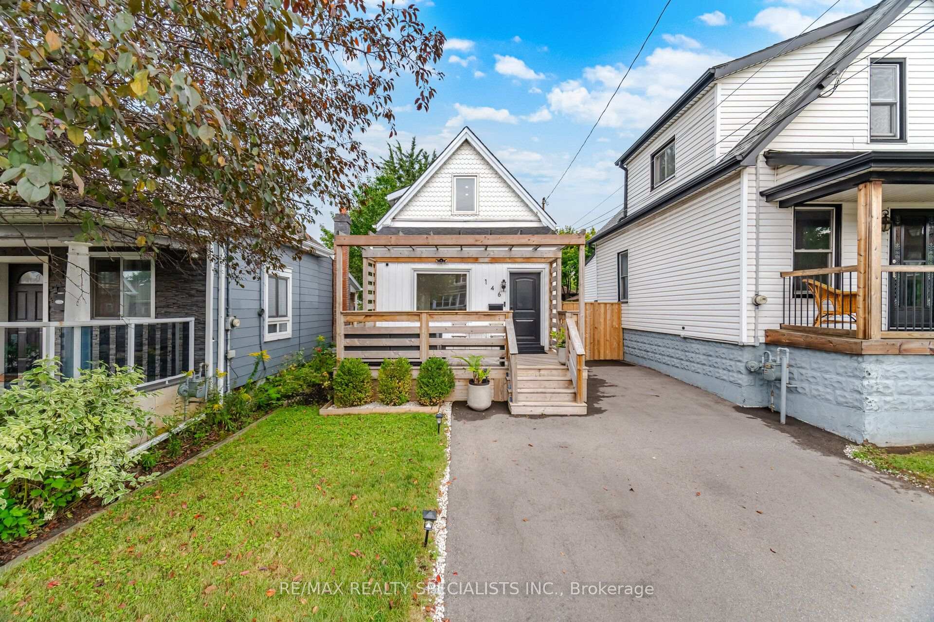 Photo 2 of 146 Campbell Avenue, Hamilton, Crown Point — HOMEH