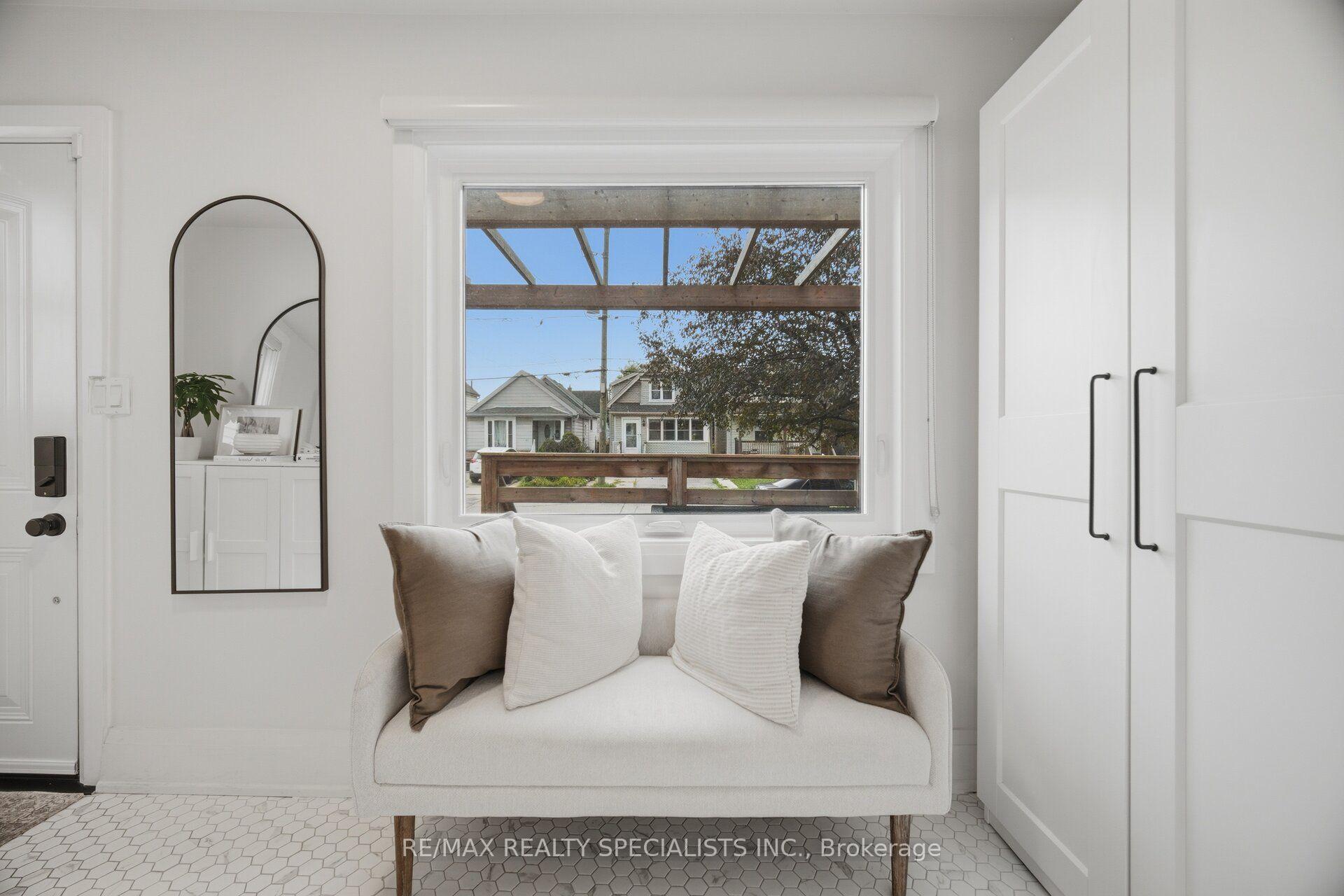 Photo 9 of 146 Campbell Avenue, Hamilton, Crown Point — HOMEH