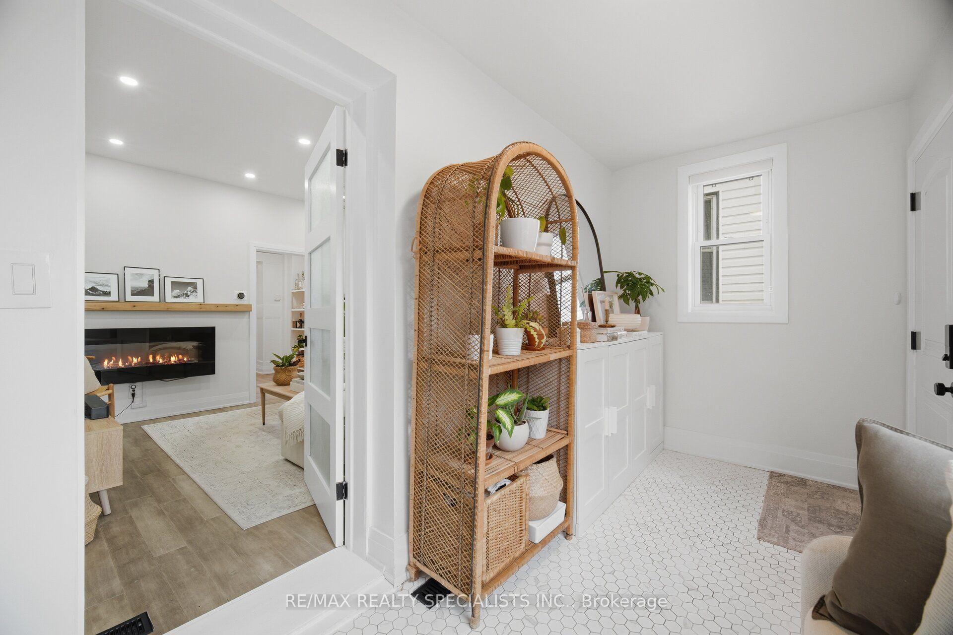 Photo 10 of 146 Campbell Avenue, Hamilton, Crown Point — HOMEH