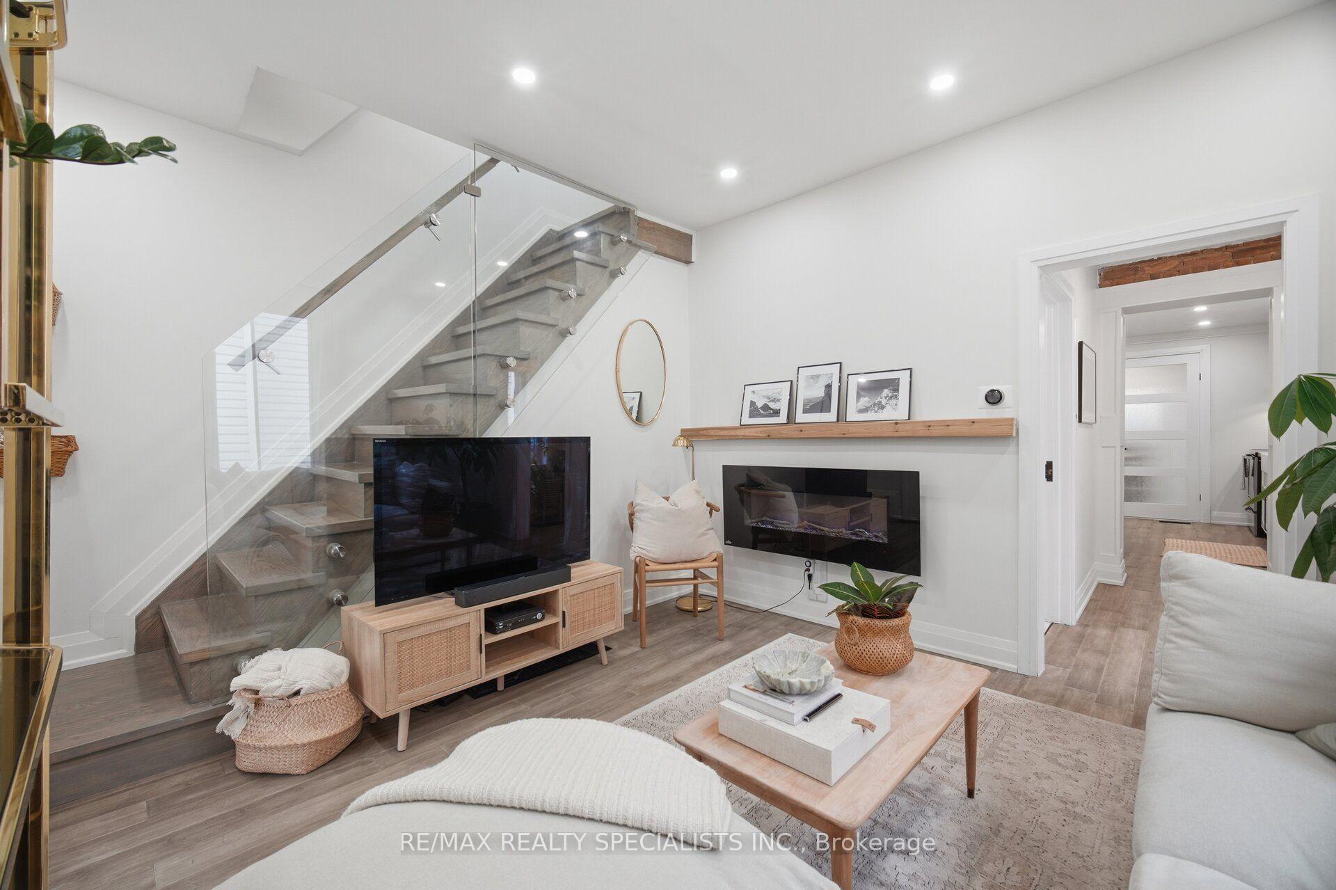 Photo 12 of 146 Campbell Avenue, Hamilton, Crown Point — HOMEH