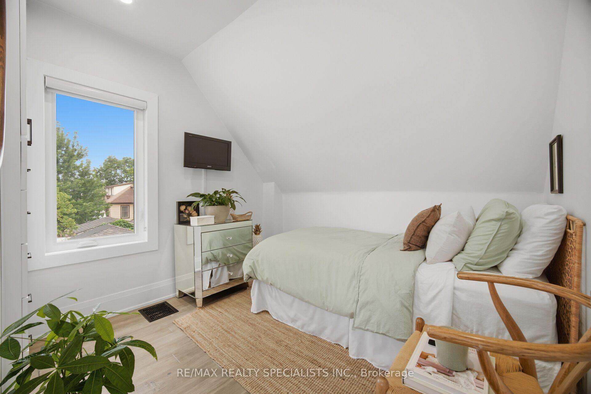Photo 31 of 146 Campbell Avenue, Hamilton, Crown Point — HOMEH