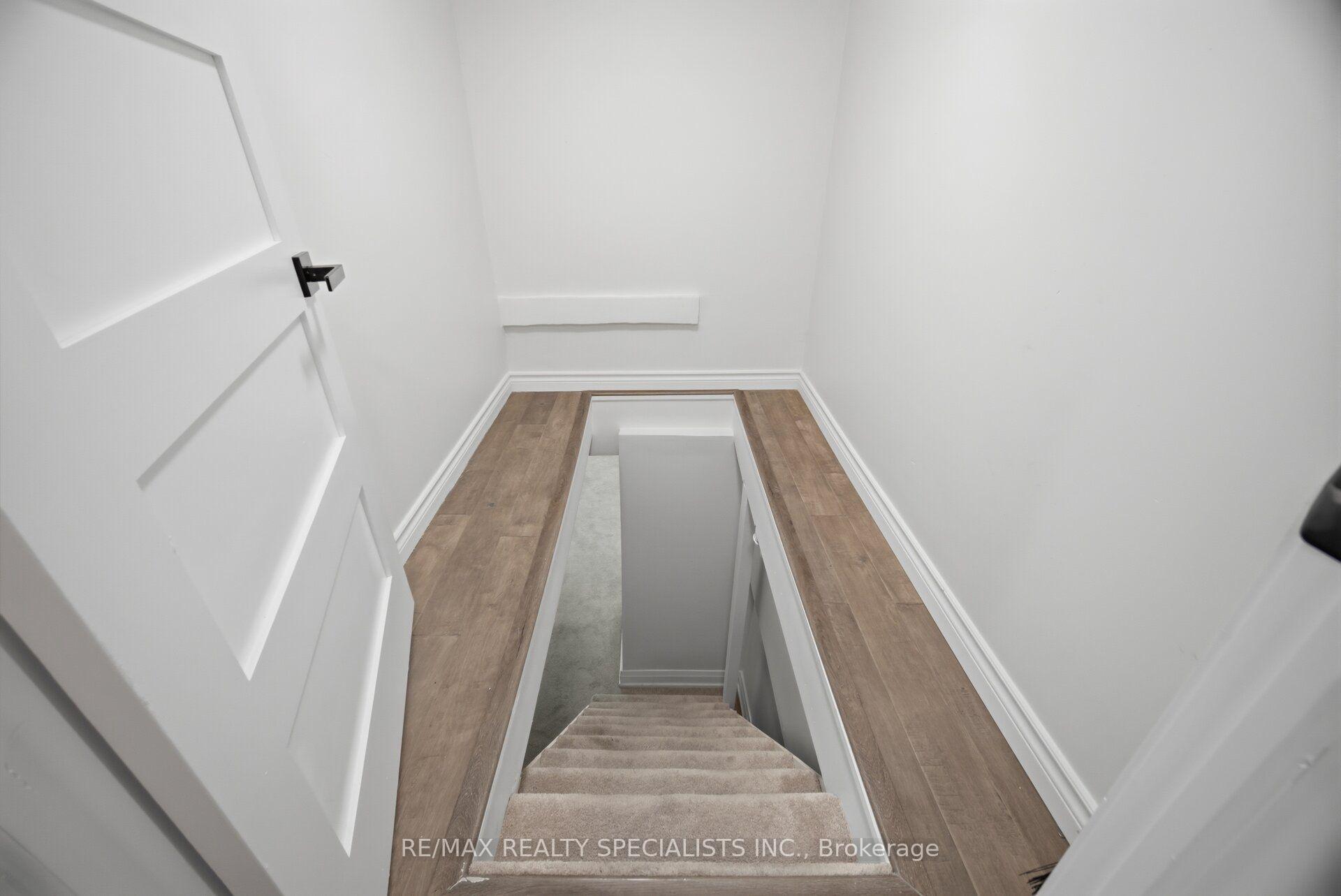 Photo 37 of 146 Campbell Avenue, Hamilton, Crown Point — HOMEH