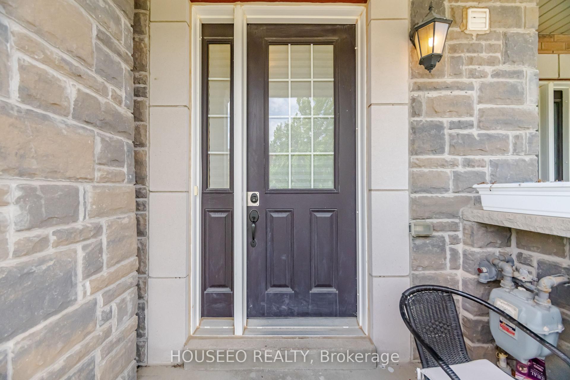 Photo 4 of 74 Fann Drive, Brampton, Northwest Brampton — HOMEH