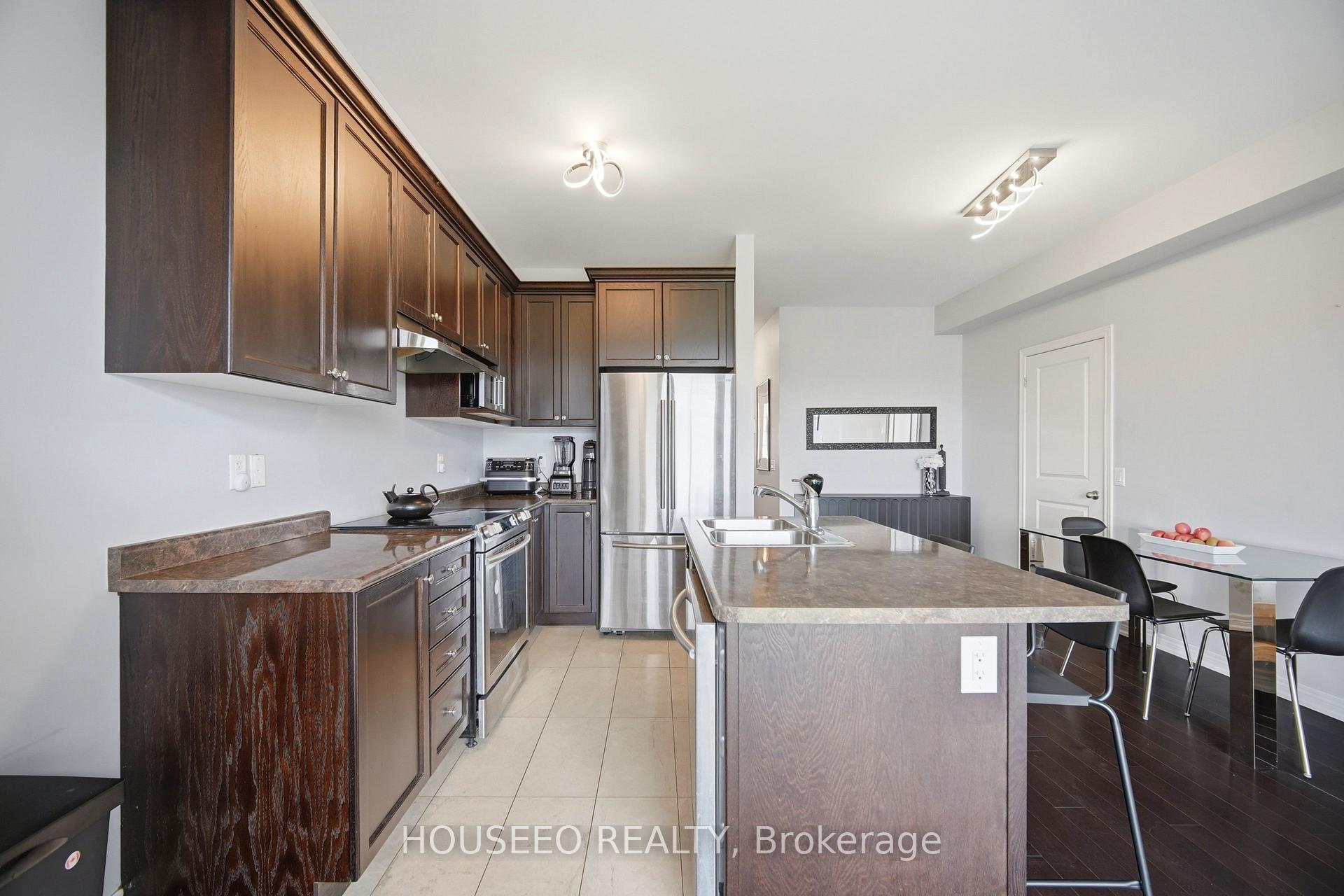 Photo 10 of 74 Fann Drive, Brampton, Northwest Brampton — HOMEH