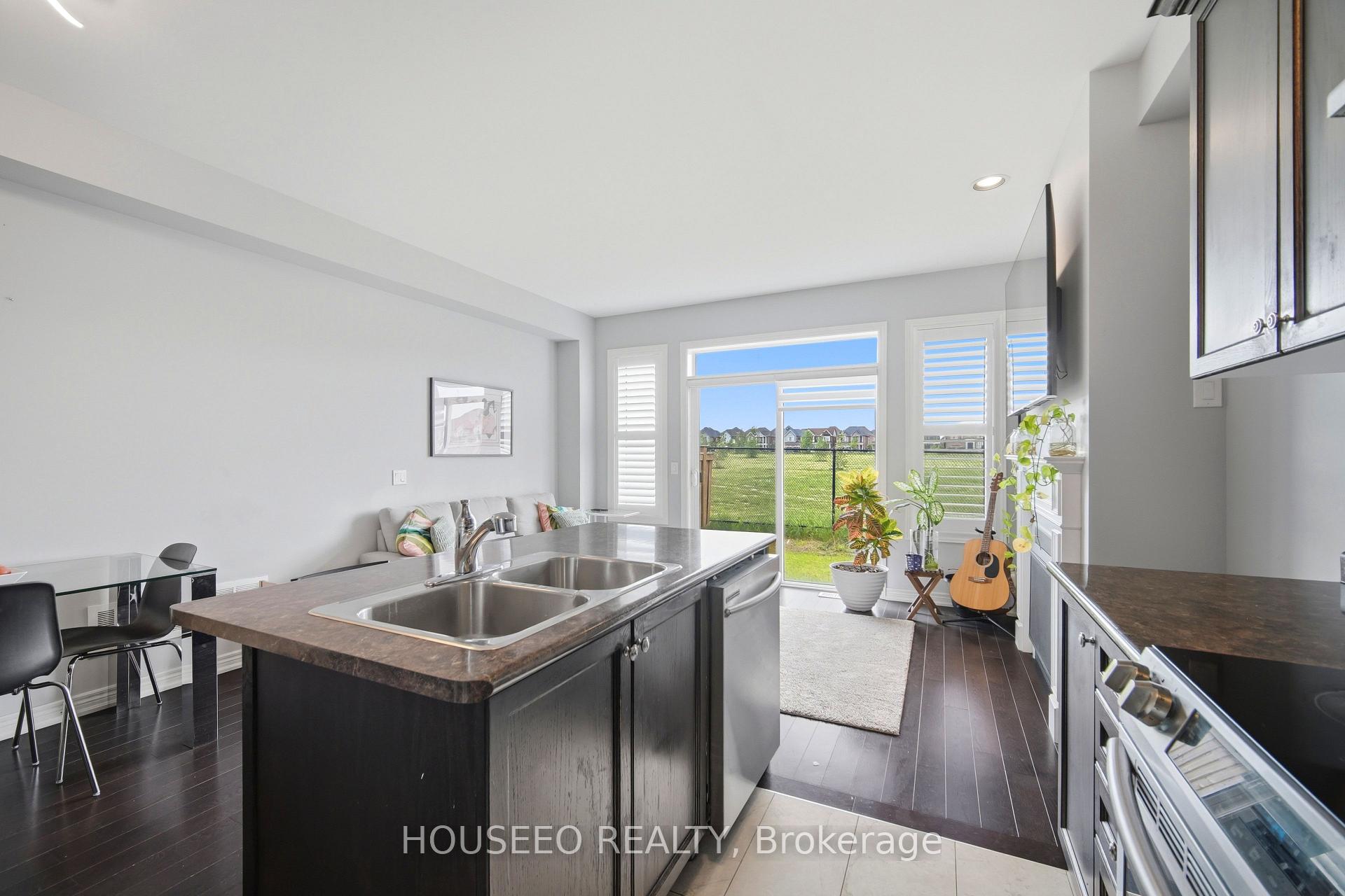 Photo 12 of 74 Fann Drive, Brampton, Northwest Brampton — HOMEH