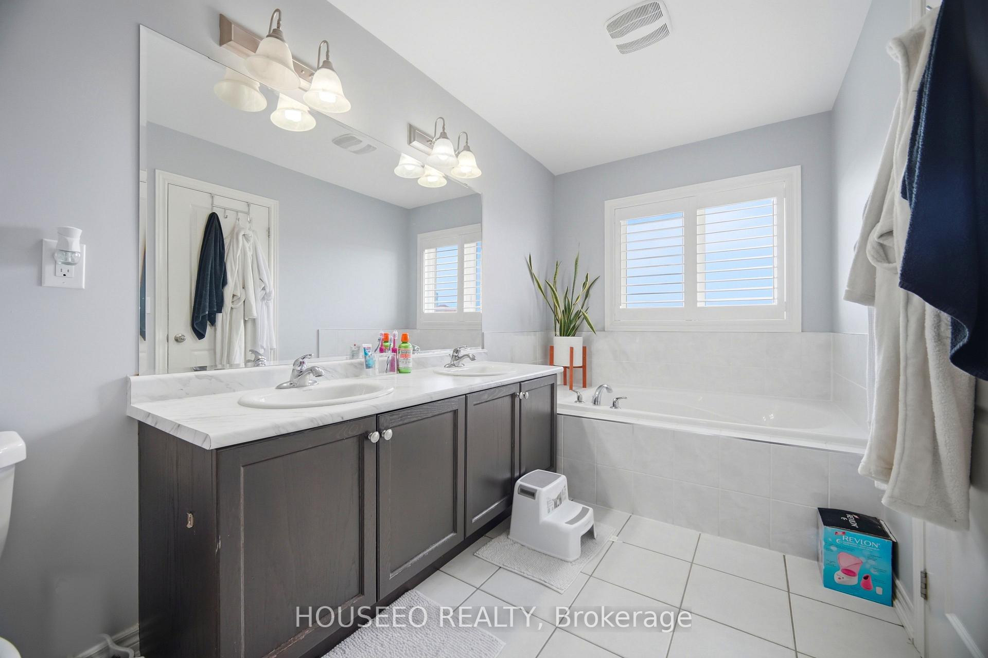 Photo 25 of 74 Fann Drive, Brampton, Northwest Brampton — HOMEH