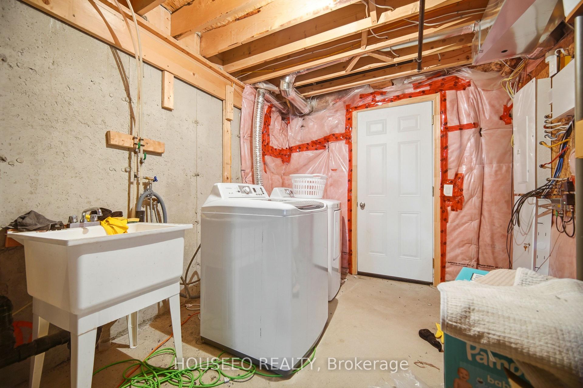 Photo 32 of 74 Fann Drive, Brampton, Northwest Brampton — HOMEH