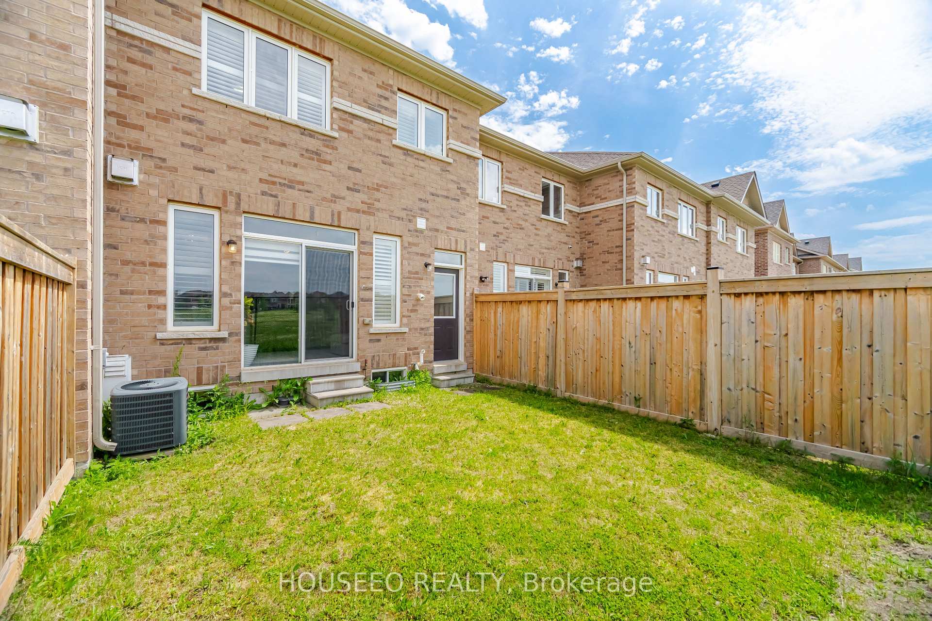 Photo 38 of 74 Fann Drive, Brampton, Northwest Brampton — HOMEH