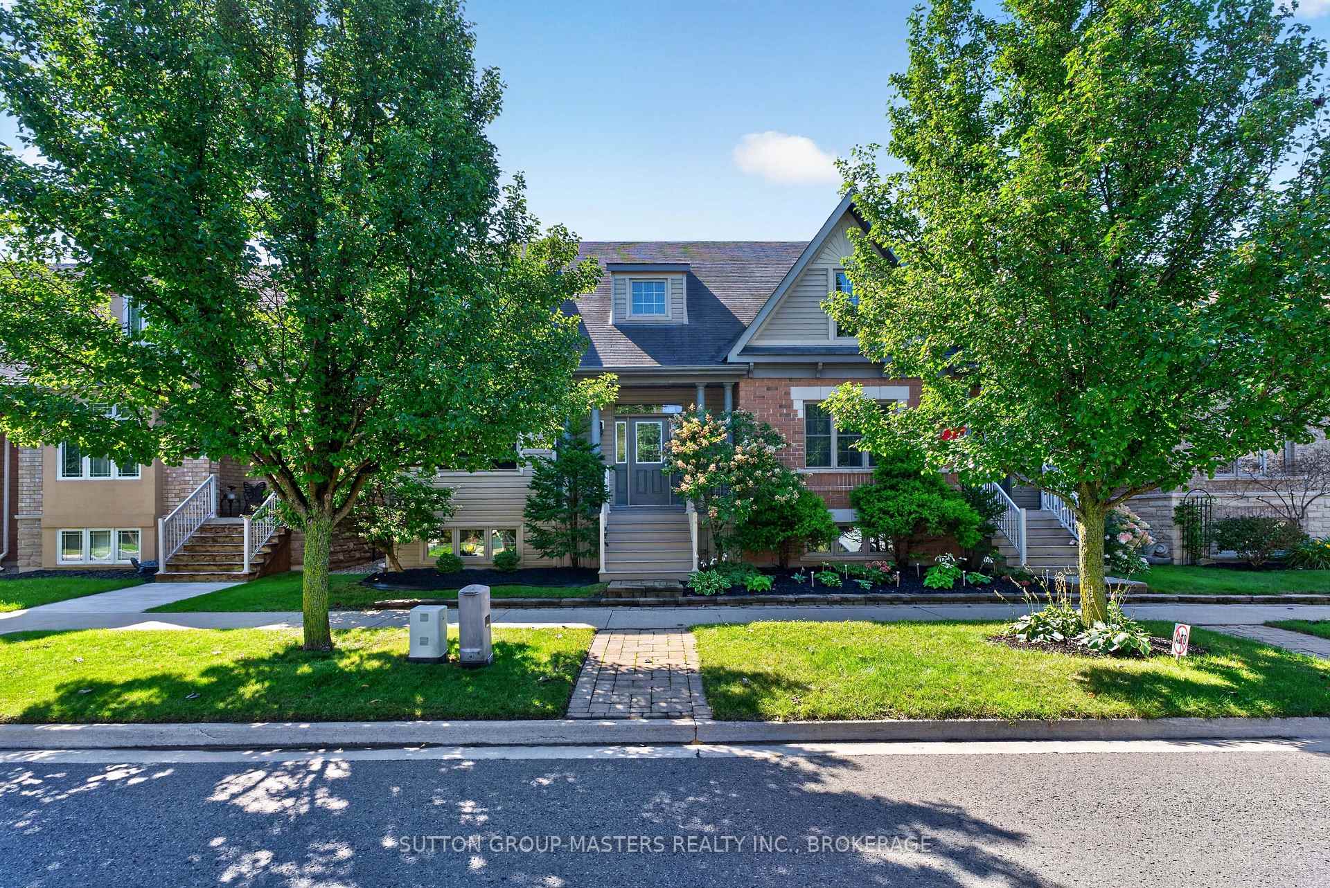 Photo 2 of 1179 Crossfield Avenue, Kingston, City Northwest — HOMEH