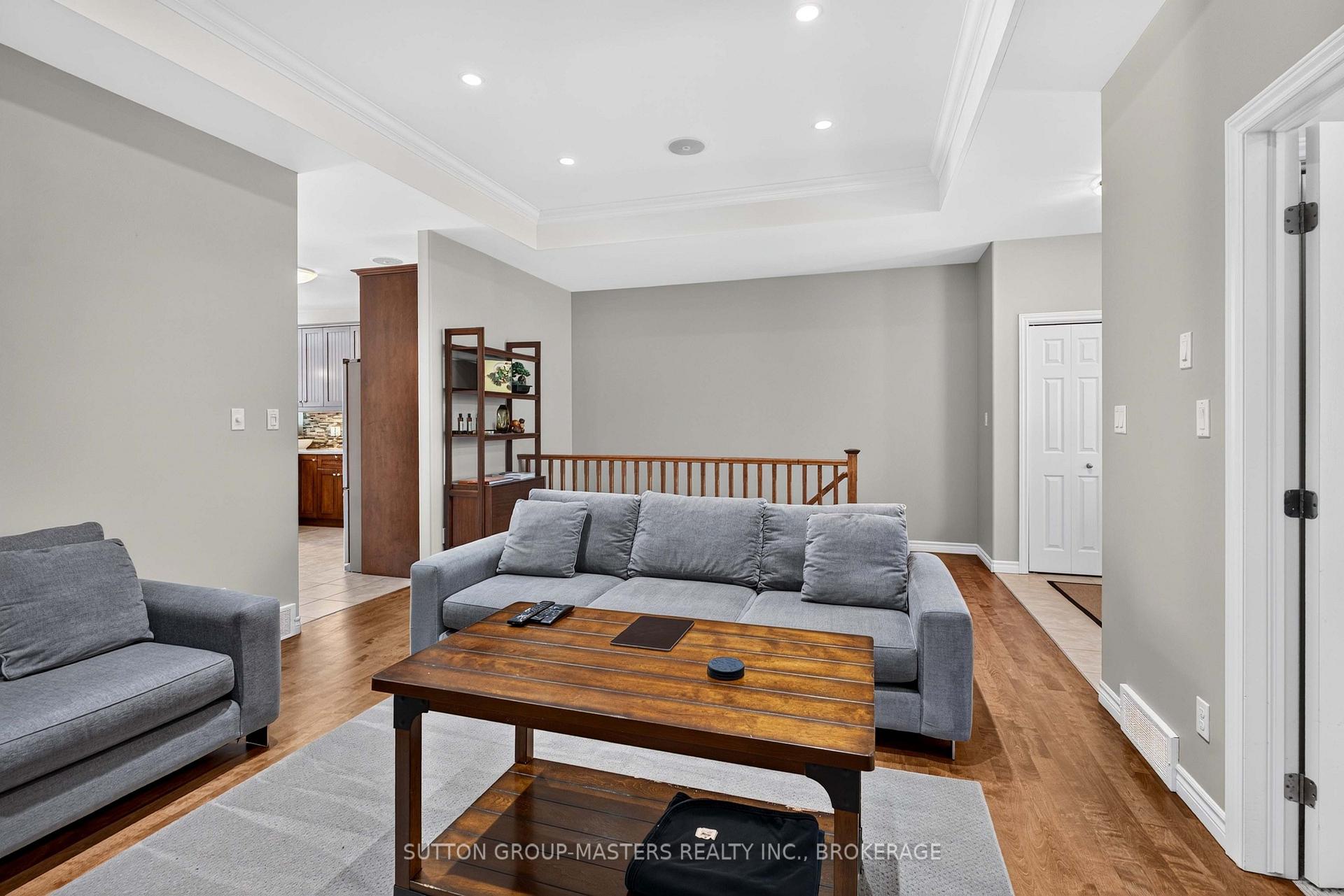 Photo 5 of 1179 Crossfield Avenue, Kingston, City Northwest — HOMEH