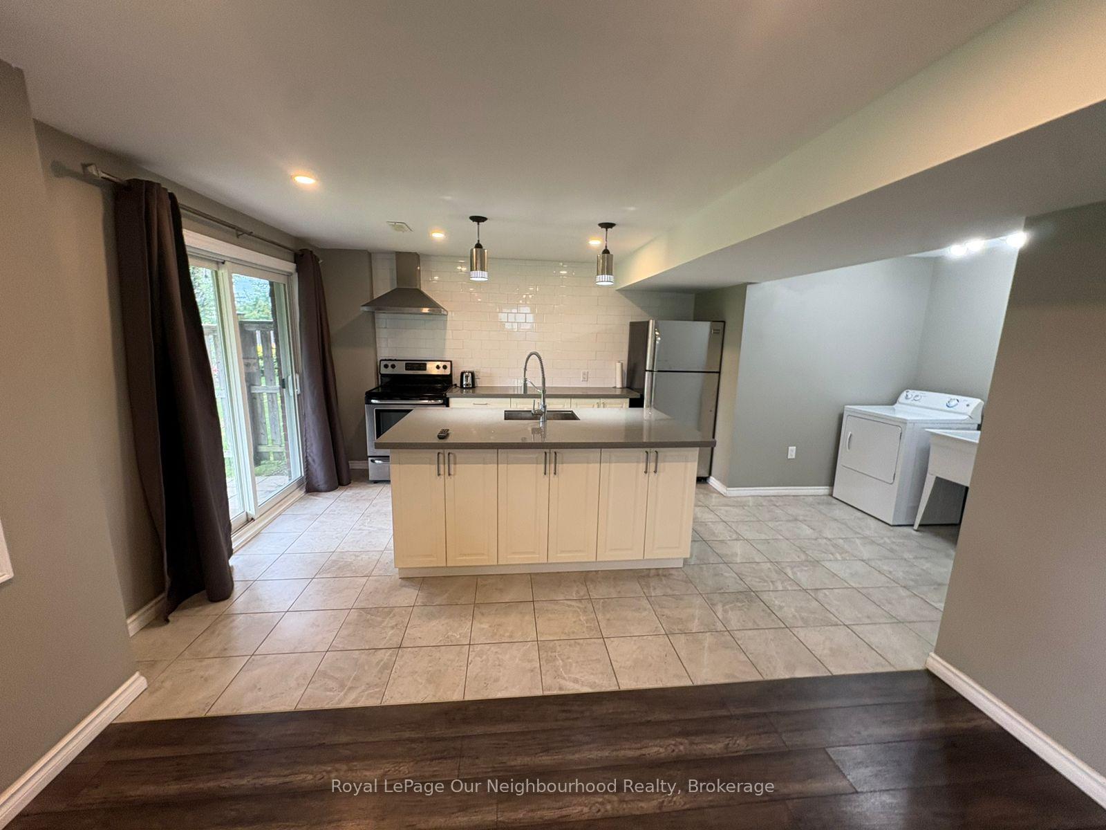 Photo 6 of 1 Richard Davies Crescent, Clarington, Bowmanville — HOMEH