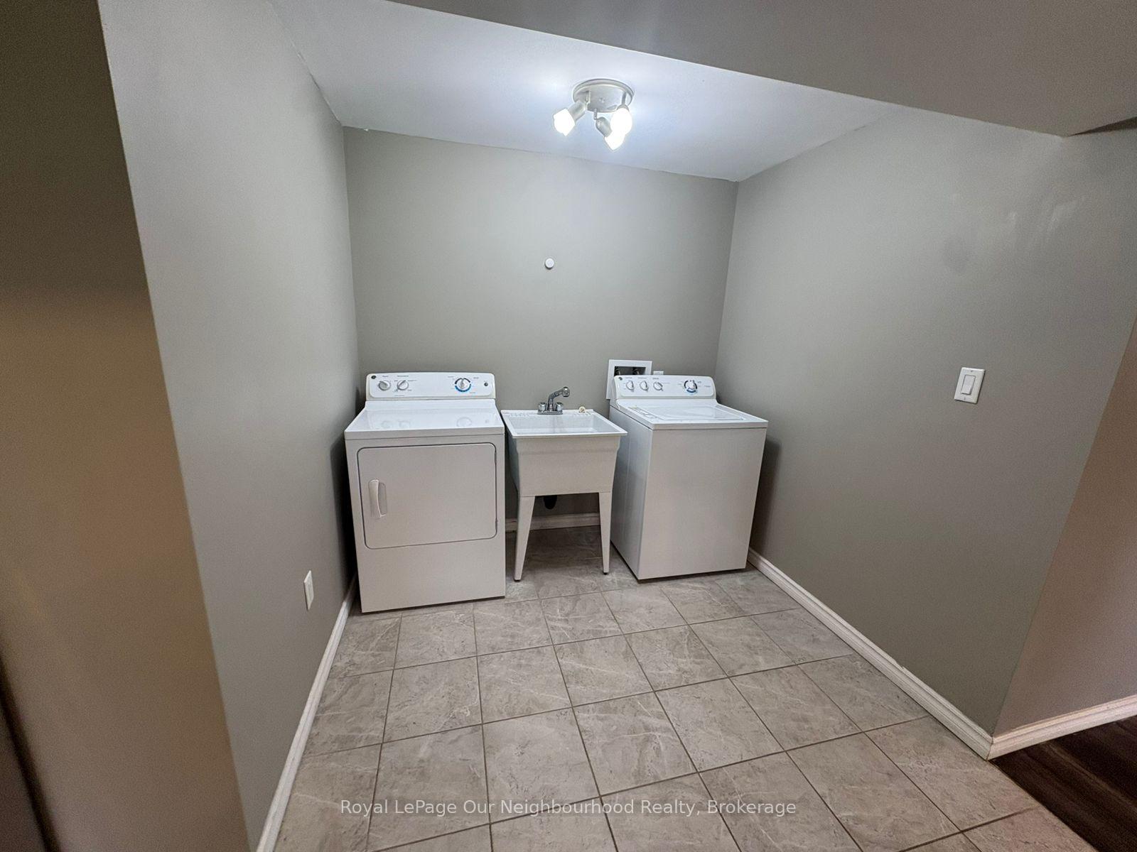 Photo 7 of 1 Richard Davies Crescent, Clarington, Bowmanville — HOMEH