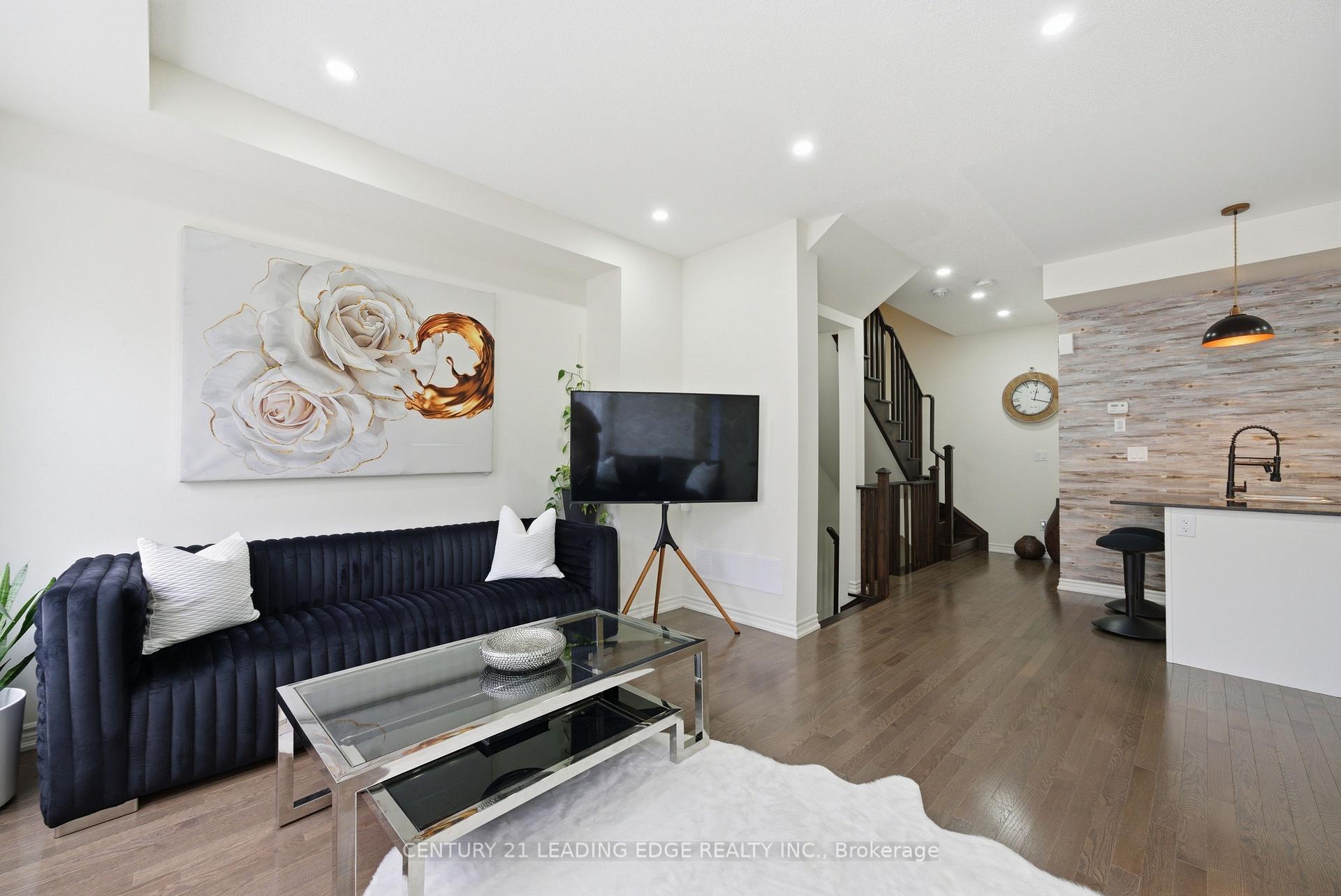 Photo 8 of 12 Coppini Lane, Ajax, South East — HOMEH