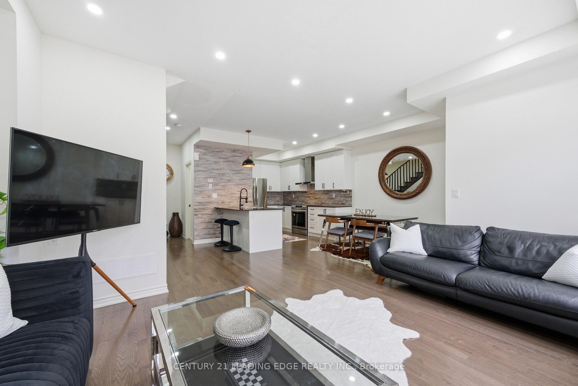 Photo 9 of 12 Coppini Lane, Ajax, South East — HOMEH