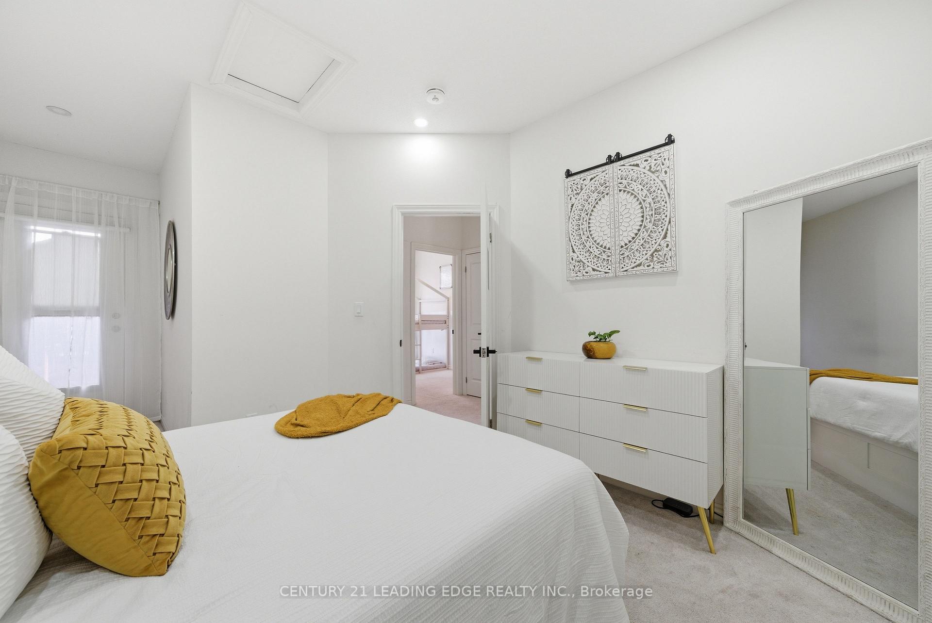 Photo 20 of 12 Coppini Lane, Ajax, South East — HOMEH