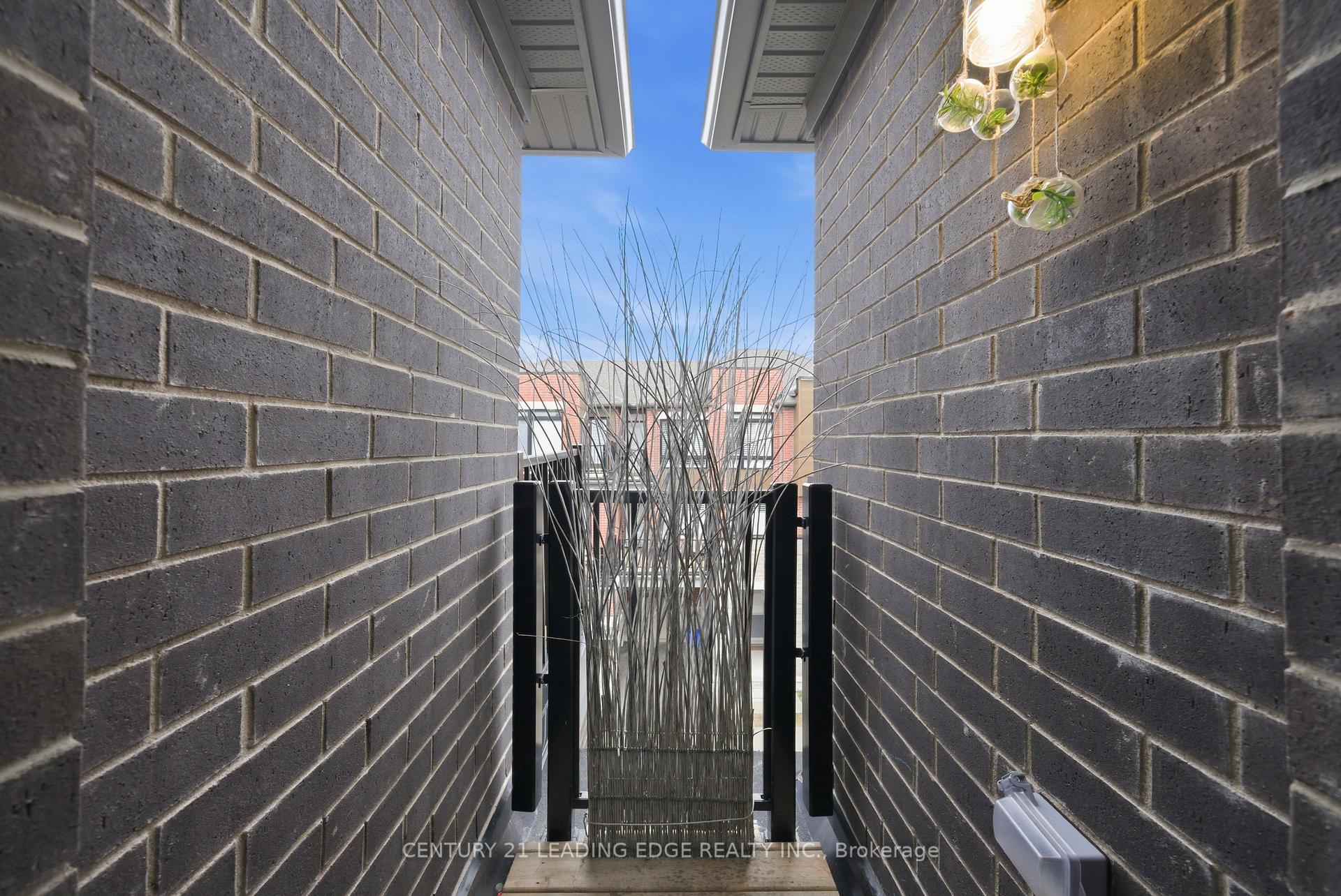 Photo 30 of 12 Coppini Lane, Ajax, South East — HOMEH
