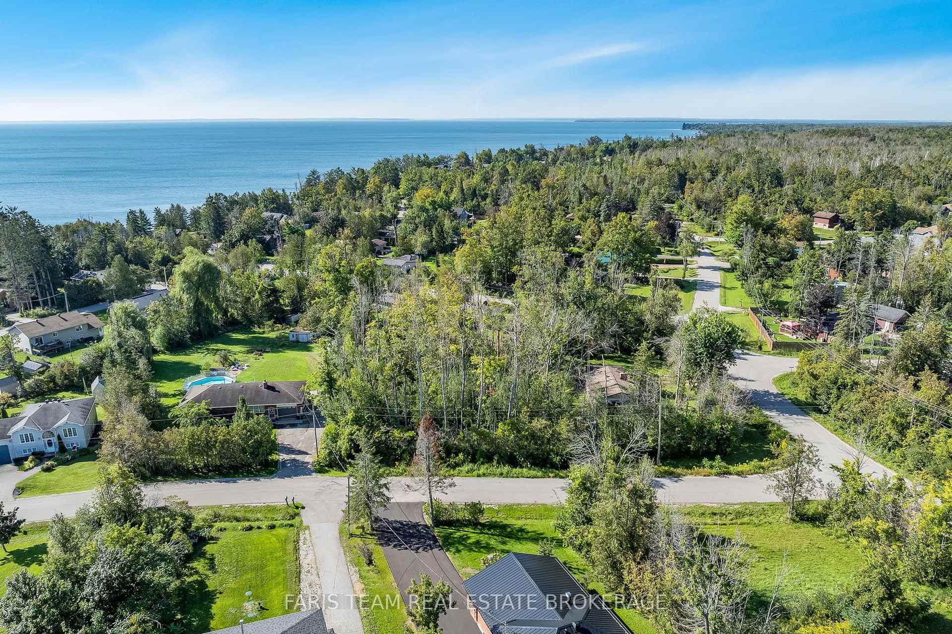 Photo 4 of 3 Owen Road, Oro-Medonte, Rural Oro-Medonte — HOMEH
