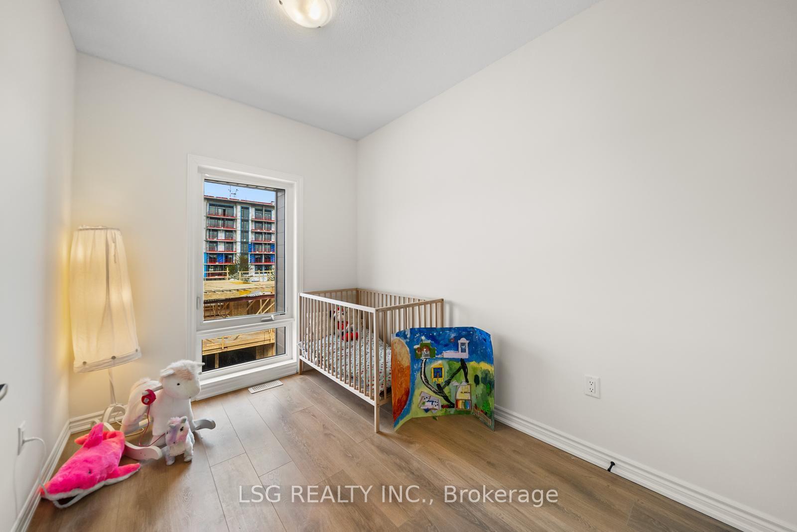 Photo 36 of 153 Blick Crescent, Aurora, Bayview Wellington — HOMEH