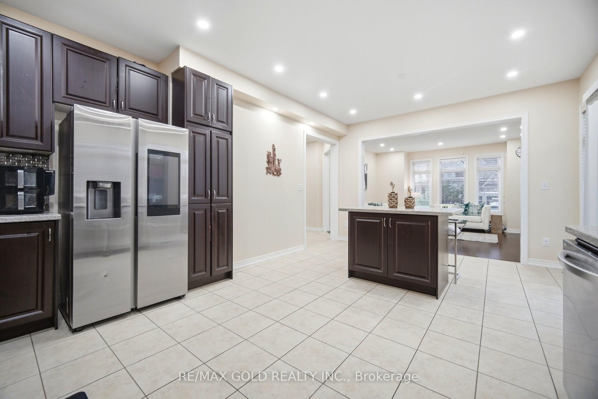 Photo 14 of 49 Squire Ellis Drive, Brampton, Toronto Gore Rural Estate — HOMEH