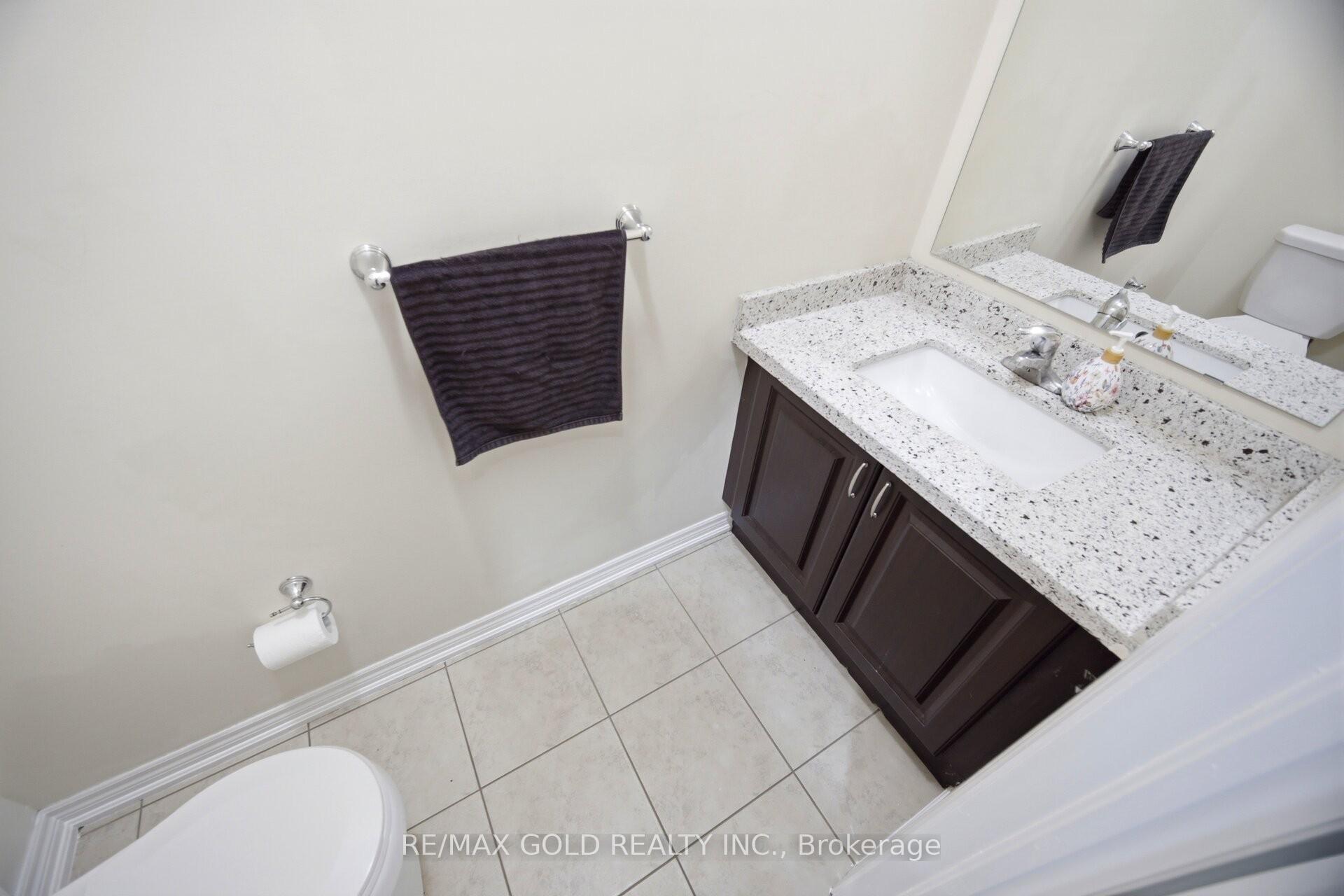 Photo 18 of 49 Squire Ellis Drive, Brampton, Toronto Gore Rural Estate — HOMEH