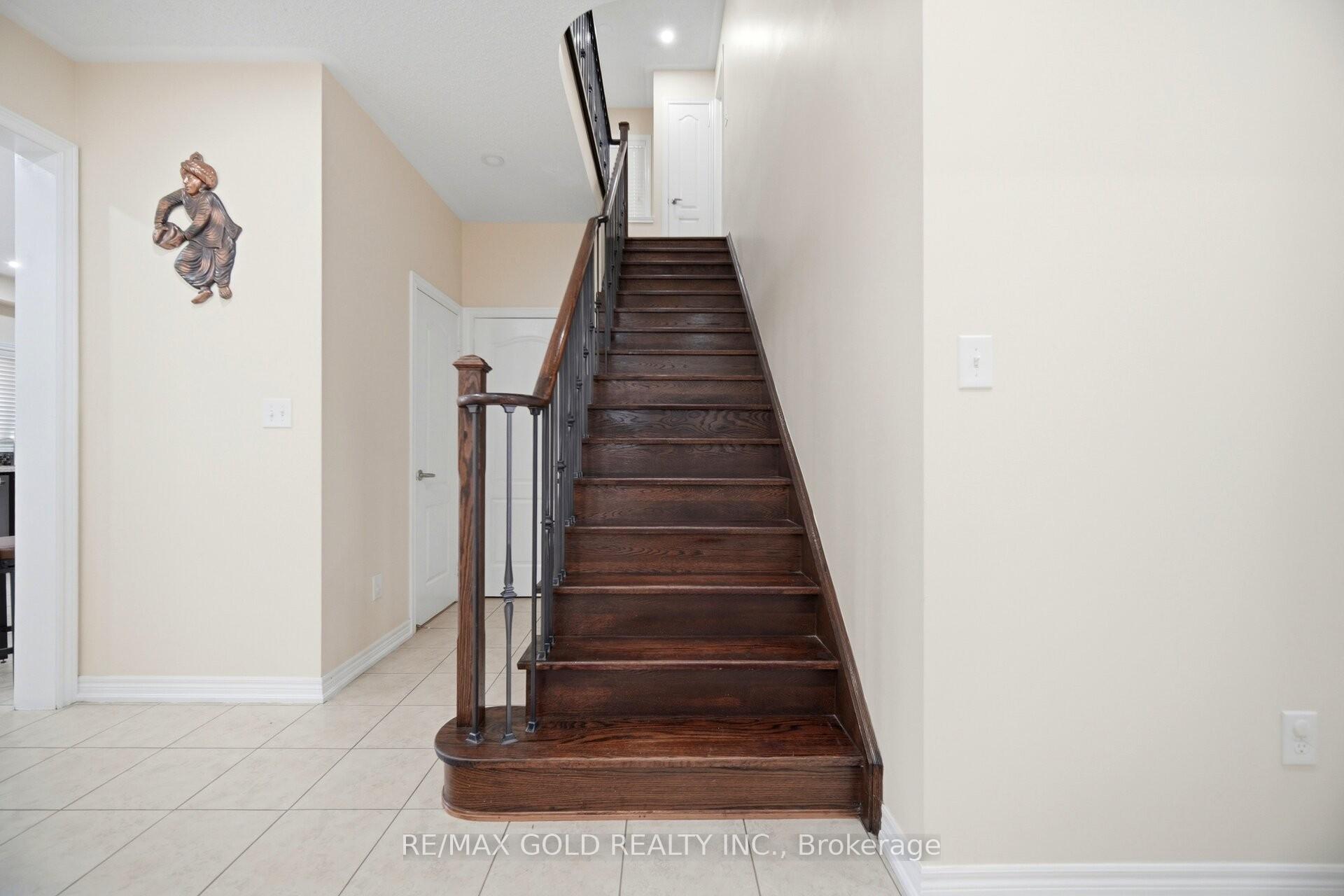 Photo 19 of 49 Squire Ellis Drive, Brampton, Toronto Gore Rural Estate — HOMEH