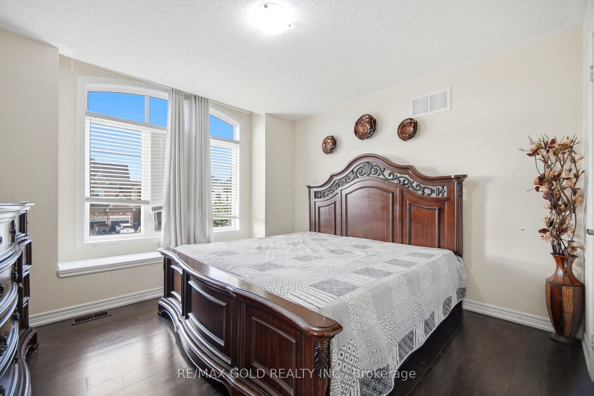 Photo 23 of 49 Squire Ellis Drive, Brampton, Toronto Gore Rural Estate — HOMEH