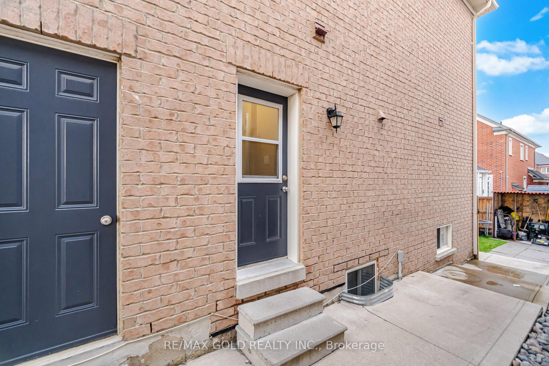 Photo 29 of 49 Squire Ellis Drive, Brampton, Toronto Gore Rural Estate — HOMEH