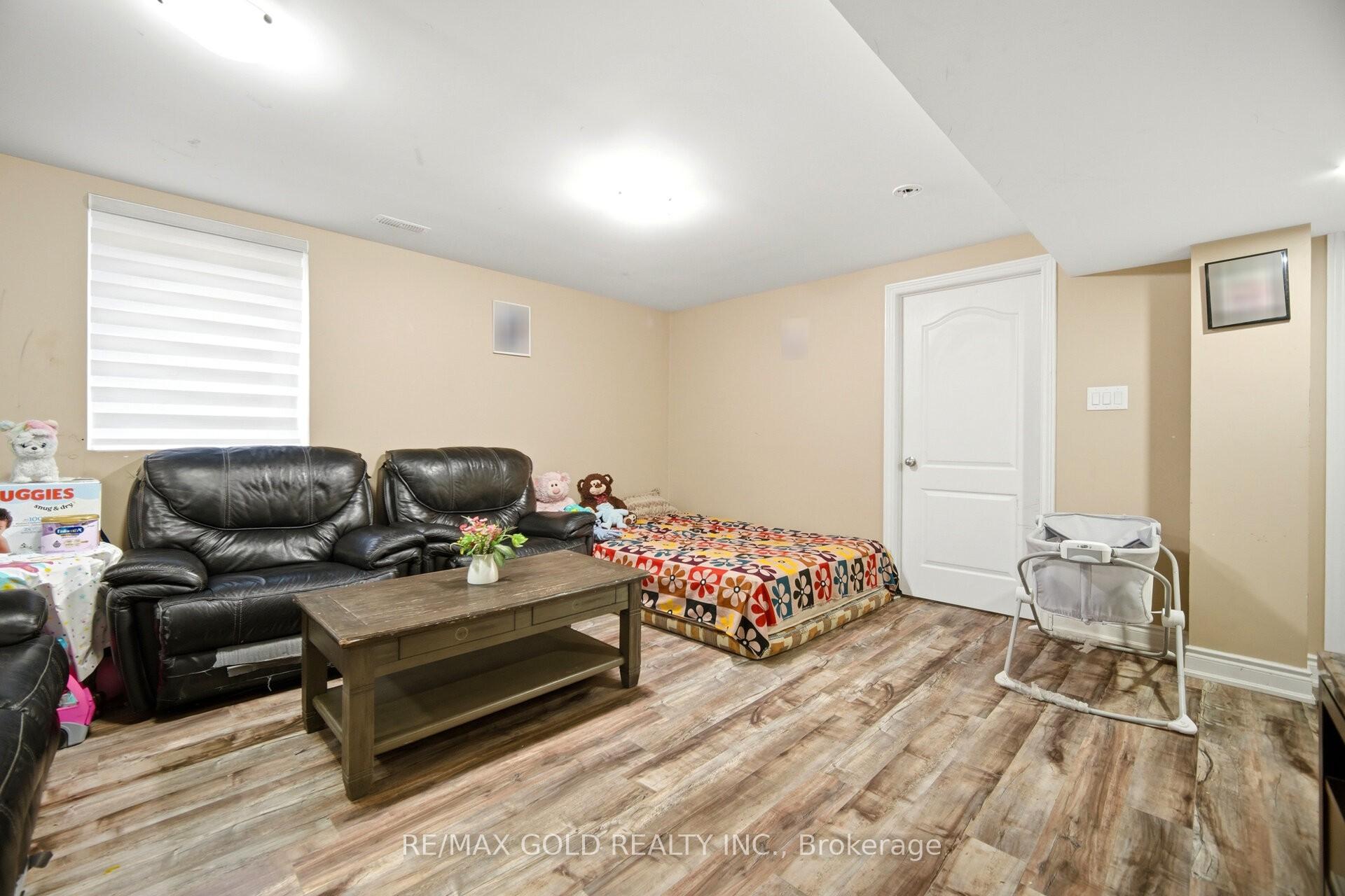 Photo 31 of 49 Squire Ellis Drive, Brampton, Toronto Gore Rural Estate — HOMEH