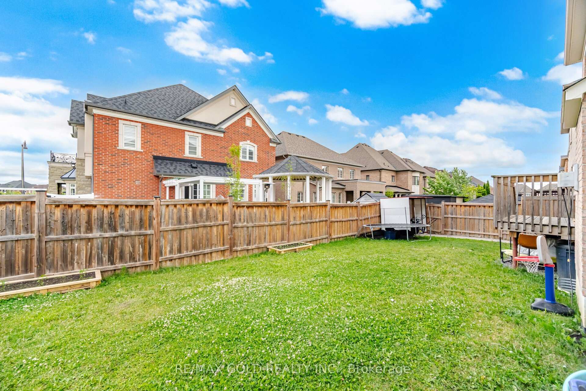 Photo 36 of 49 Squire Ellis Drive, Brampton, Toronto Gore Rural Estate — HOMEH