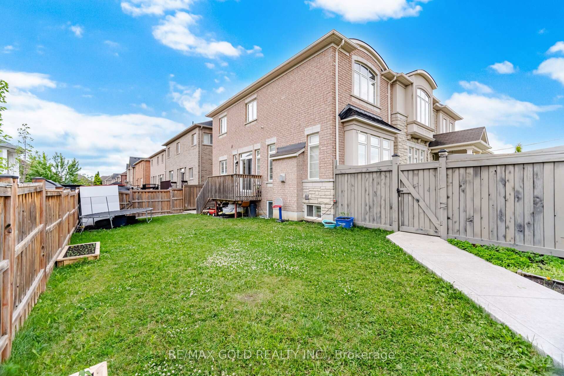 Photo 37 of 49 Squire Ellis Drive, Brampton, Toronto Gore Rural Estate — HOMEH