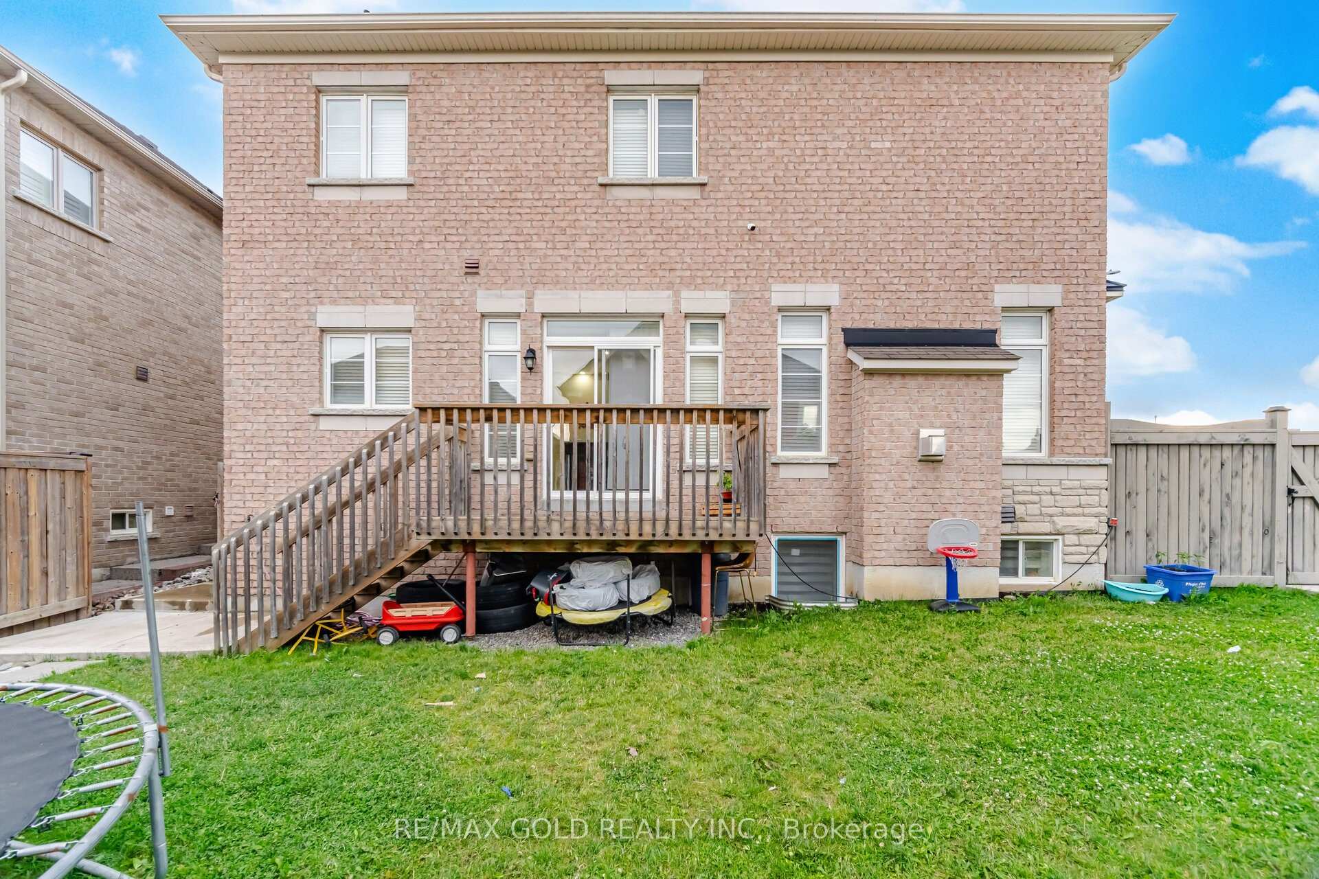 Photo 38 of 49 Squire Ellis Drive, Brampton, Toronto Gore Rural Estate — HOMEH