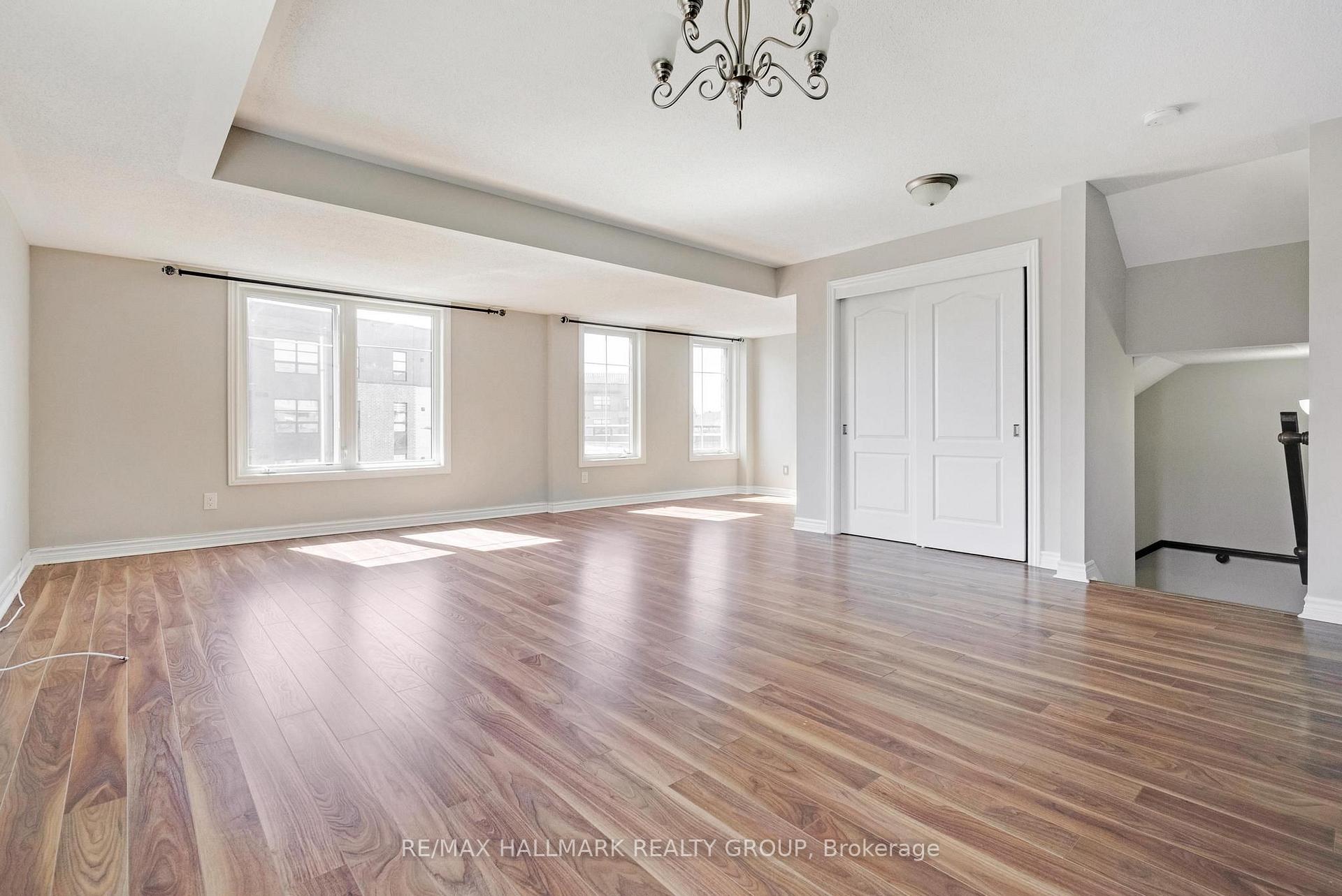 Photo 5 of 255B Titanium Private, Ottawa, Convent Glen North — HOMEH