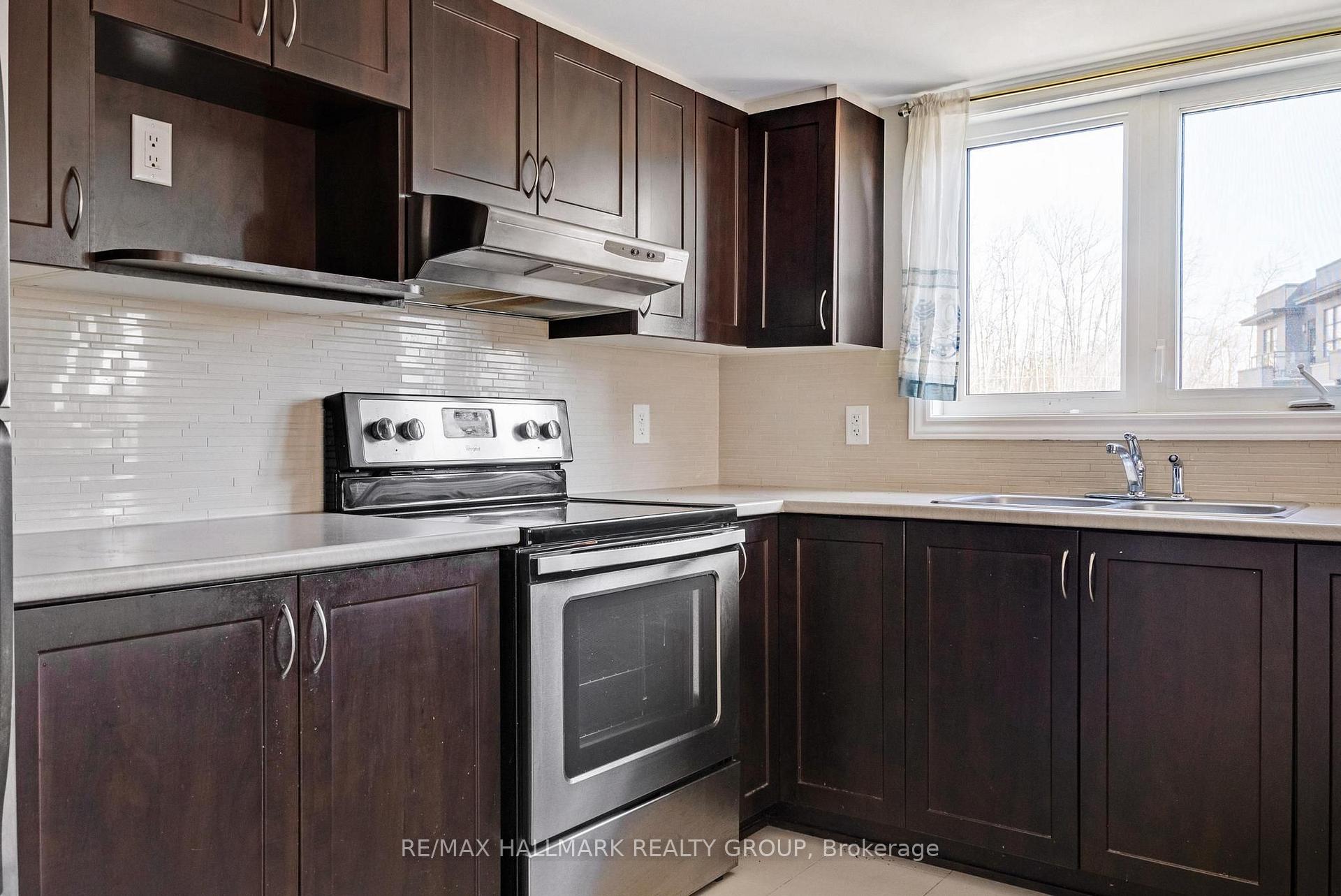Photo 11 of 255B Titanium Private, Ottawa, Convent Glen North — HOMEH