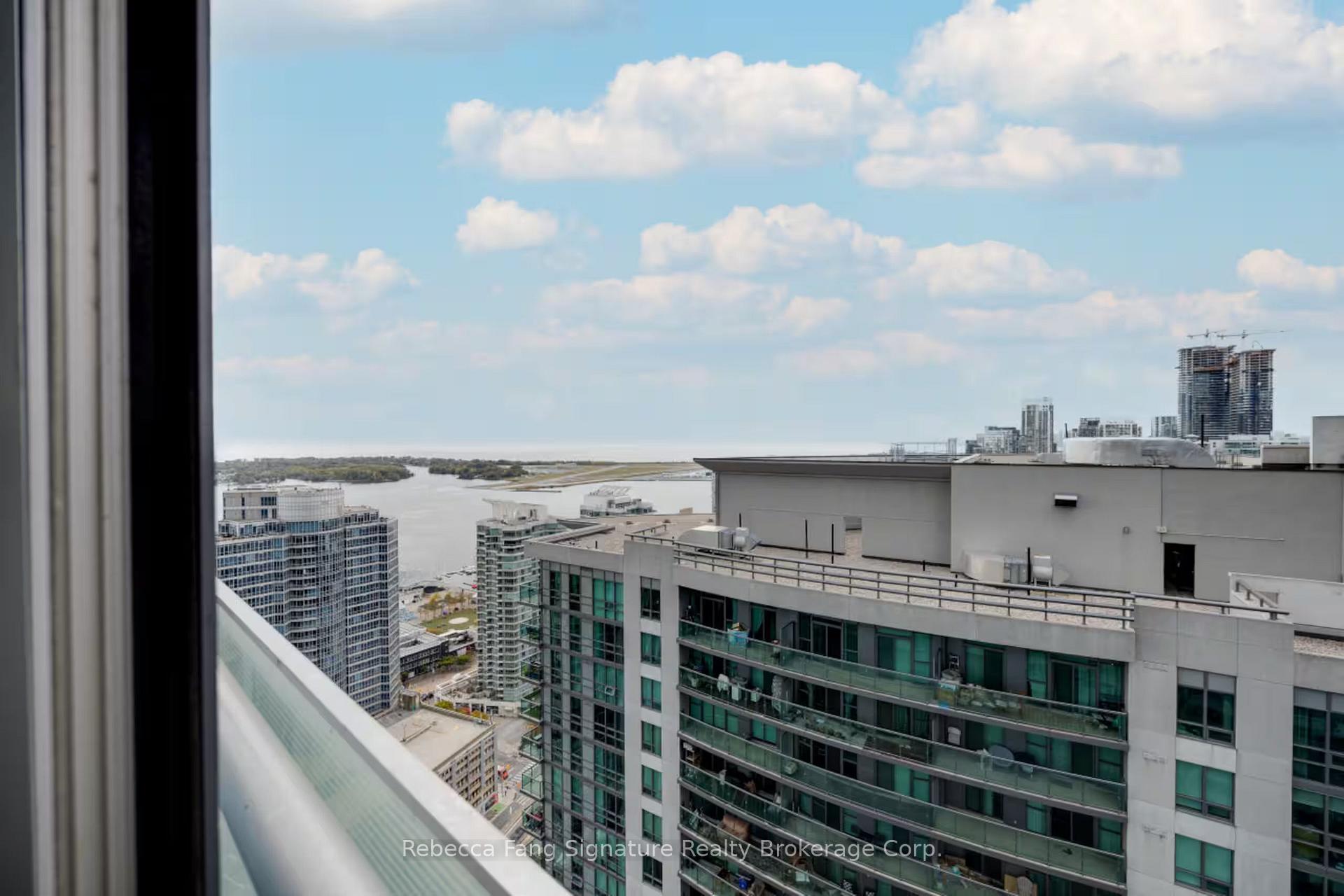 Photo 2 of Unit 3206, 12 York Street, Toronto, Waterfront Communities — HOMEH