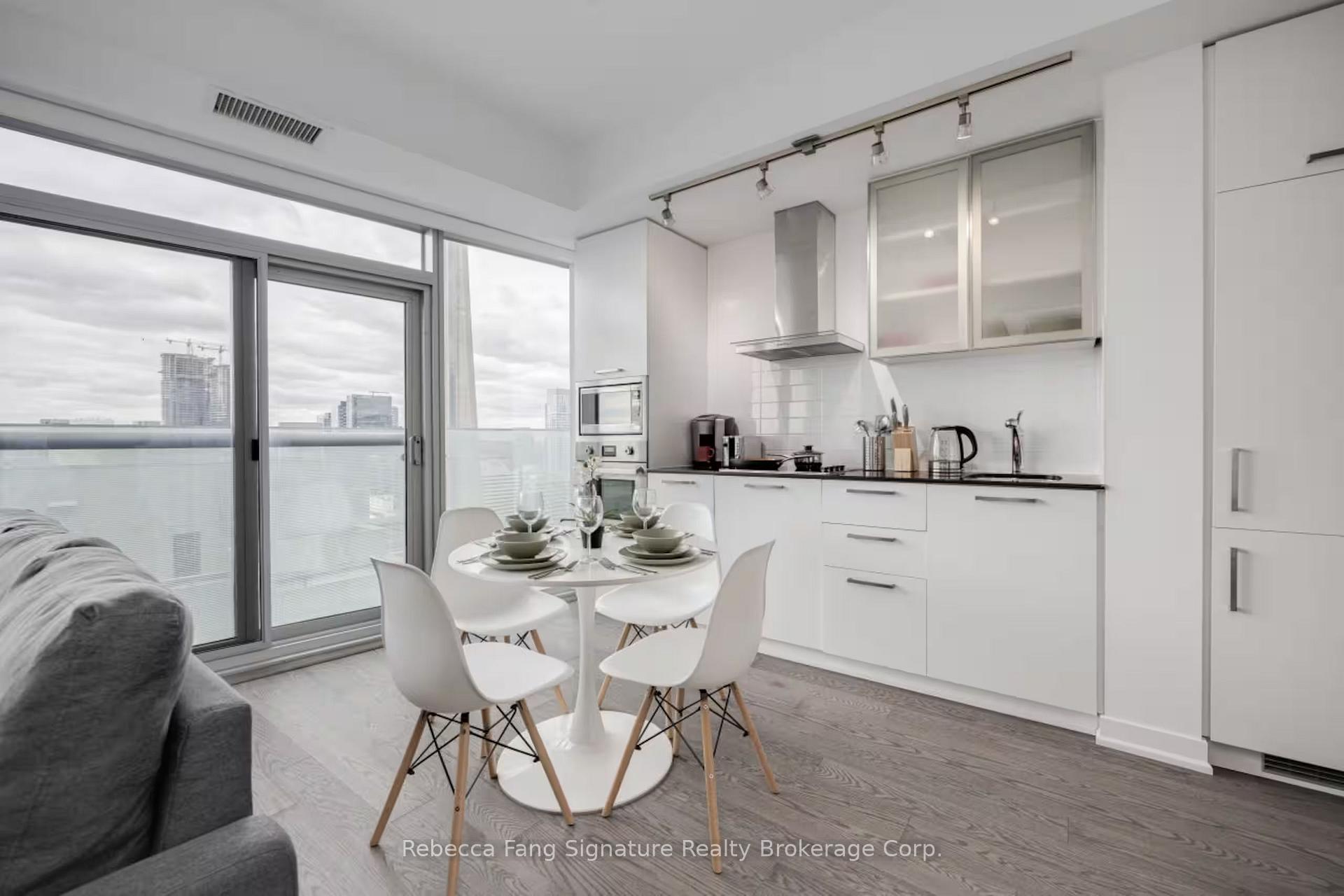Photo 4 of Unit 3206, 12 York Street, Toronto, Waterfront Communities — HOMEH