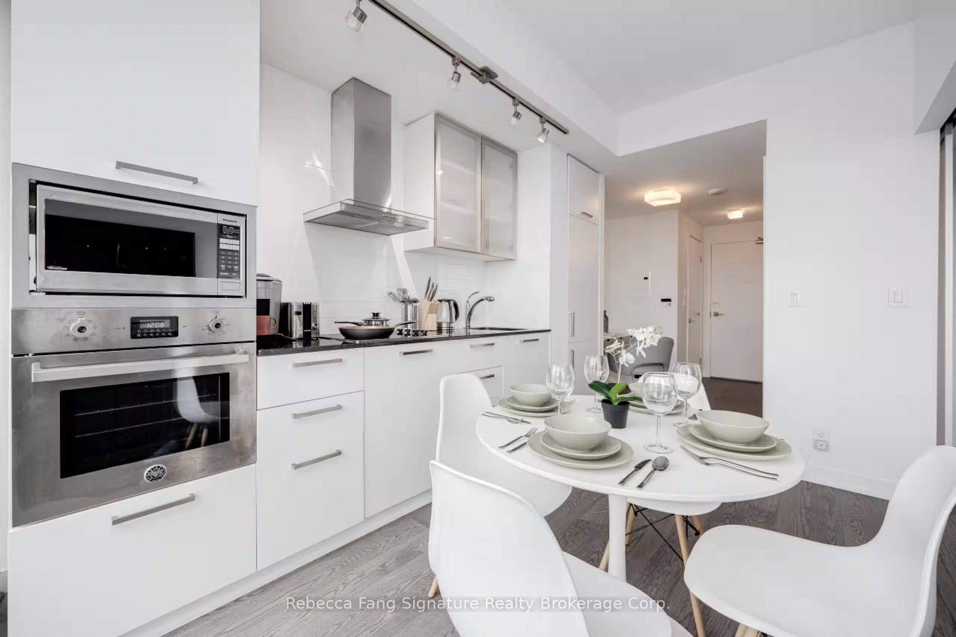 Photo 7 of Unit 3206, 12 York Street, Toronto, Waterfront Communities — HOMEH