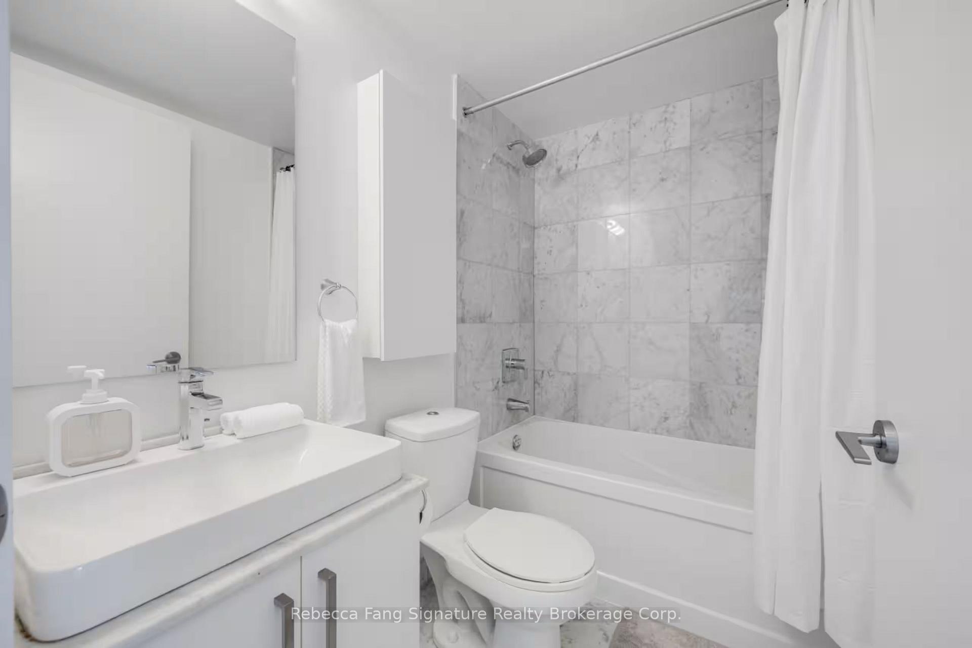Photo 8 of Unit 3206, 12 York Street, Toronto, Waterfront Communities — HOMEH